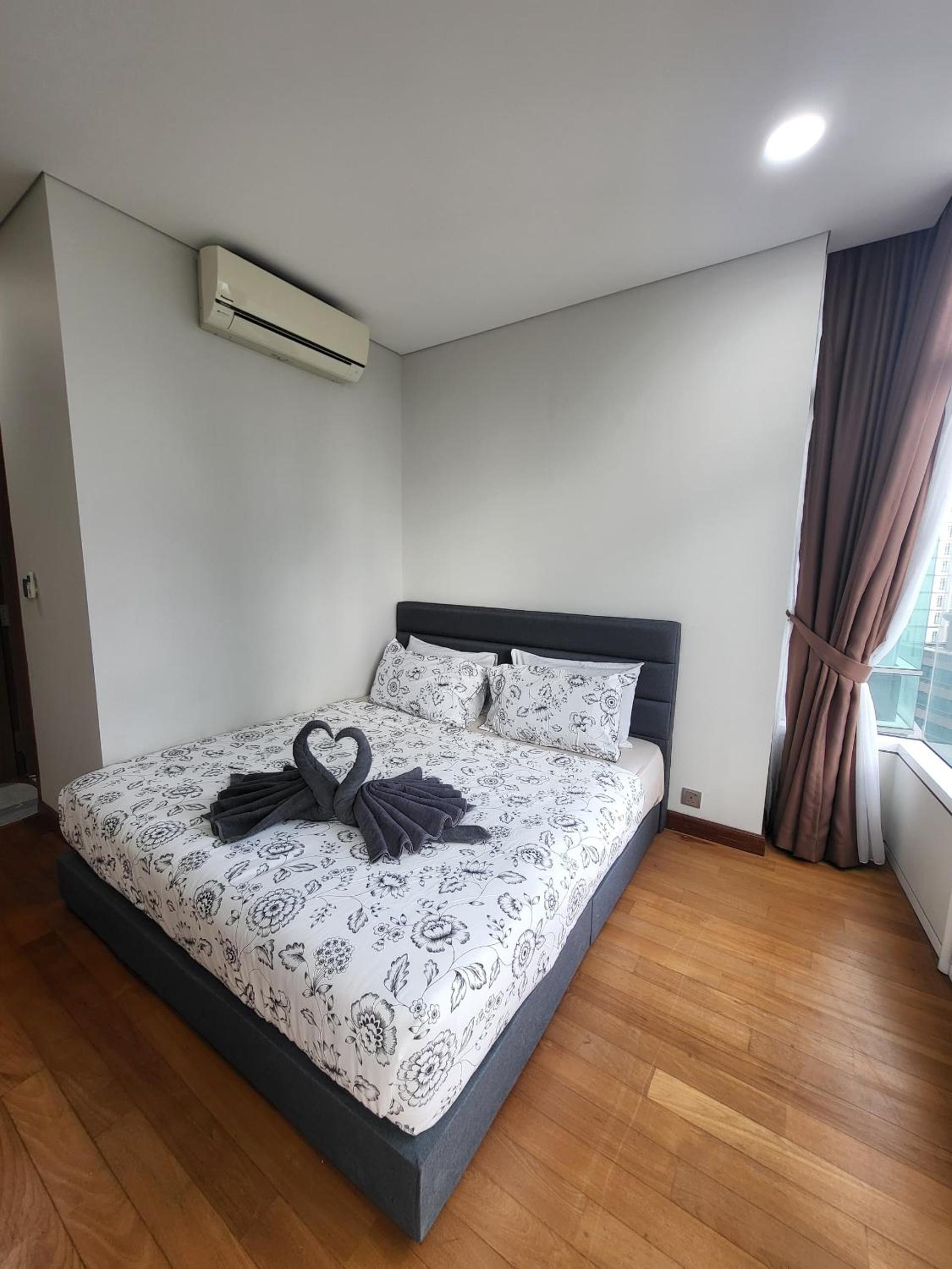 Sky Suites KLCC, by DeLive Home