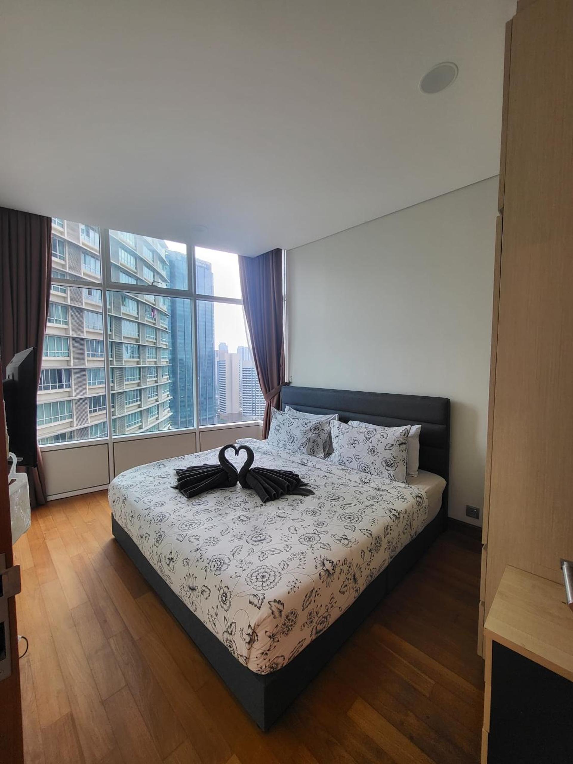 Sky Suites KLCC, by DeLive Home