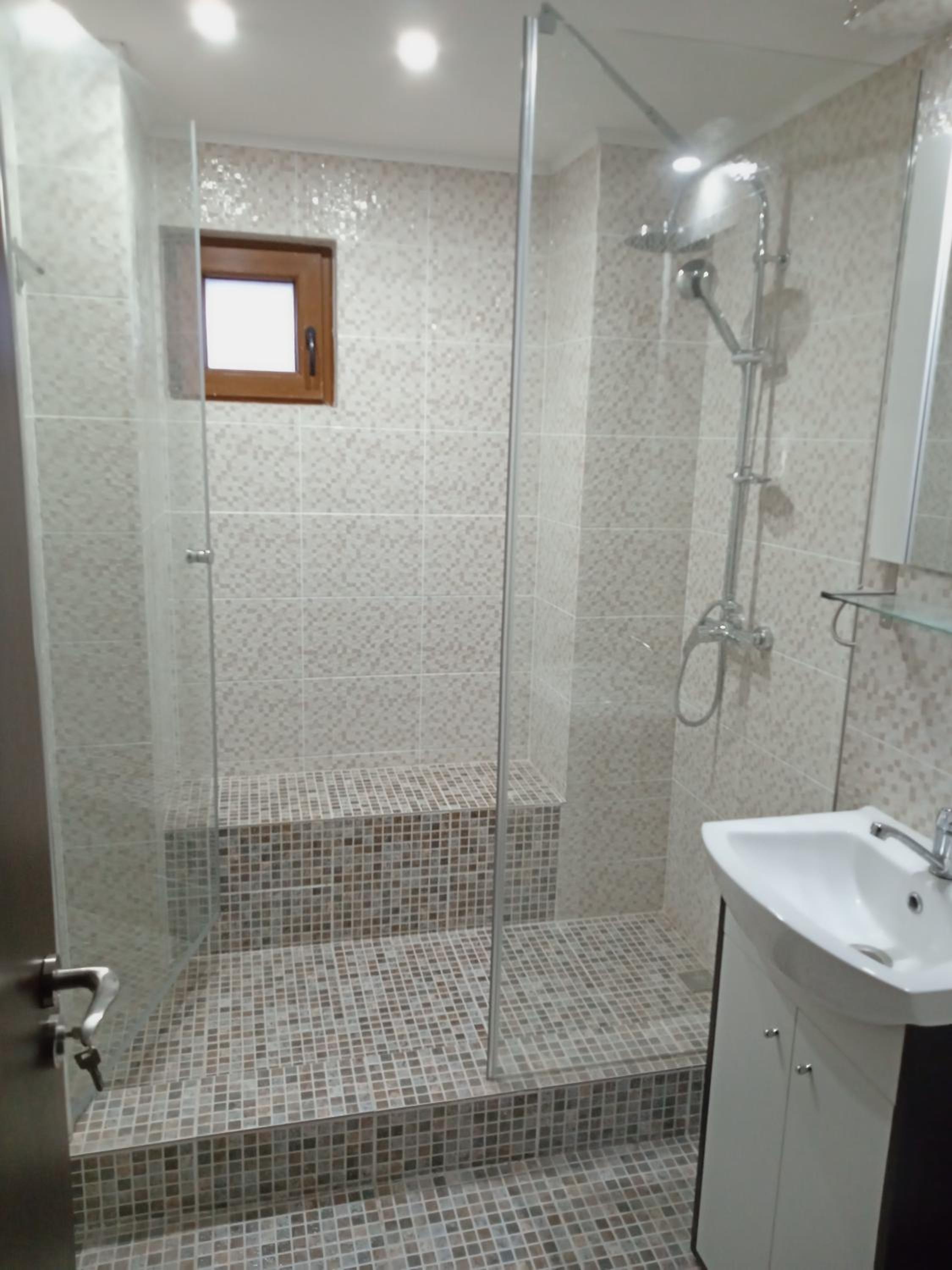 Perla Argesului, hotel romantic elegant cu piscina, sport, petreceri, natura, curte, gradina, priveliste, parcare, cazare Transfăgarasan Curtea de Arges view 3