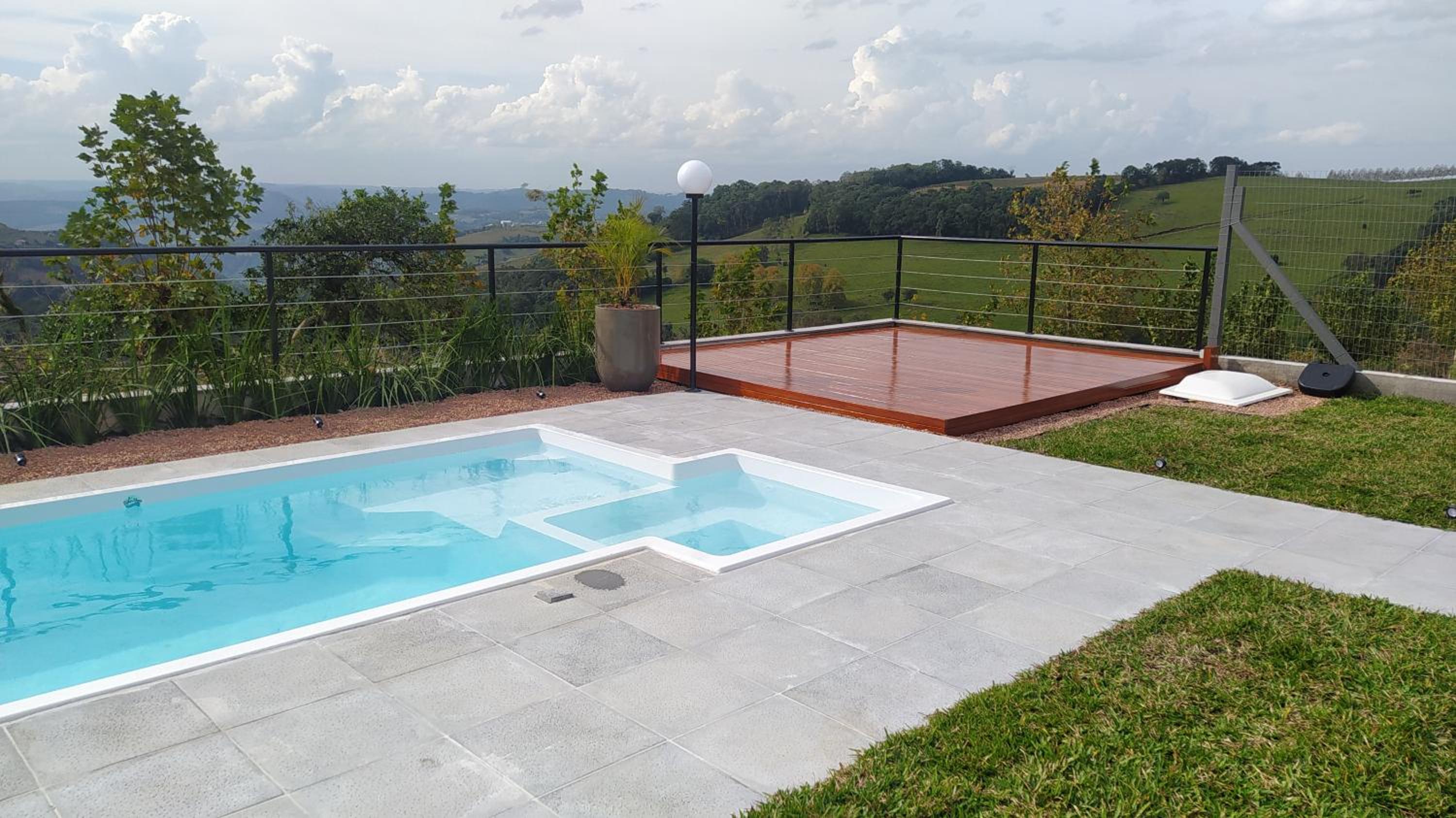 Casa 2 suítes, ofurô, piscina no Vale dos Vinhedos