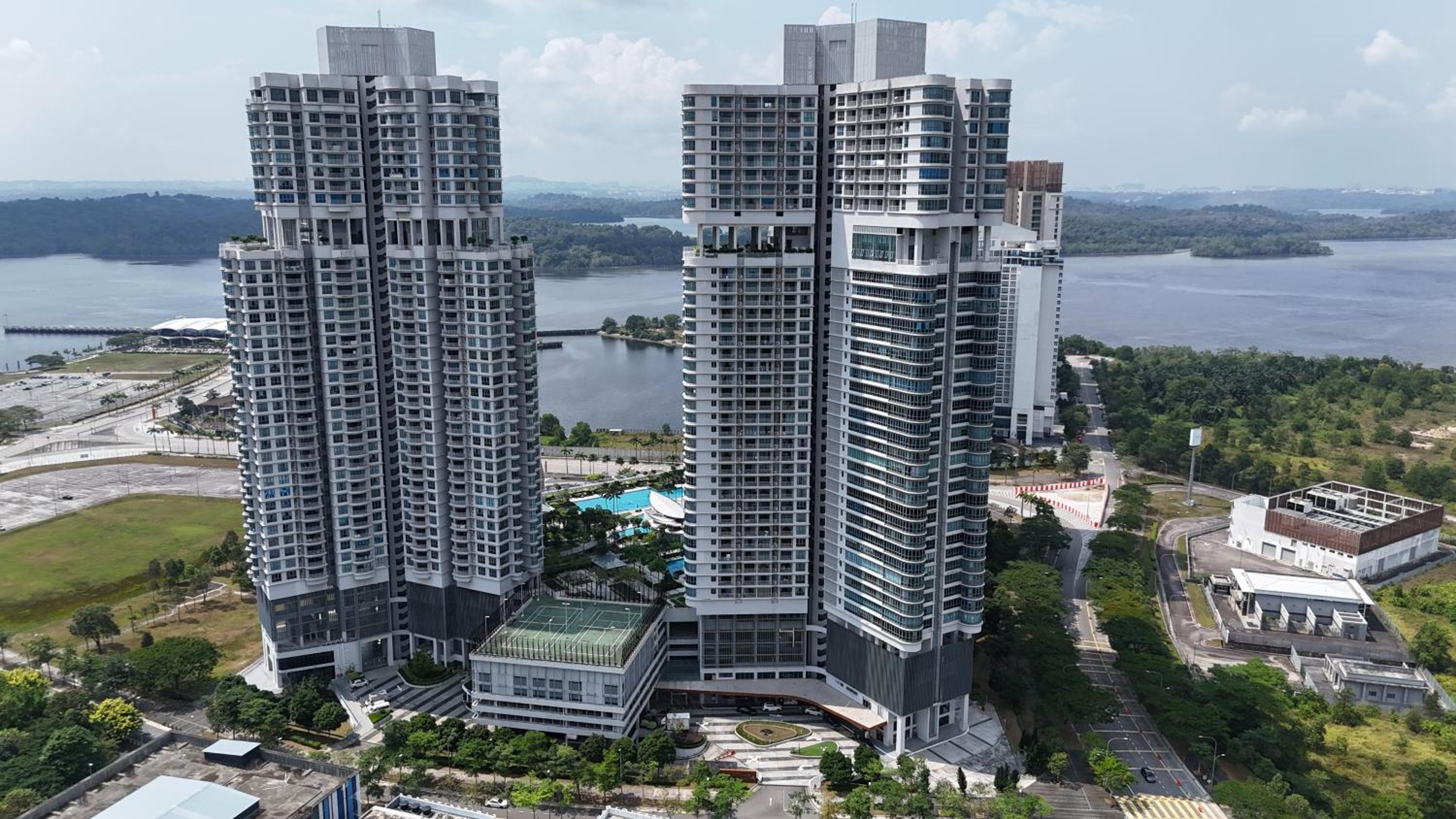 Teega Suites PuteriHarbour By WP Homestay