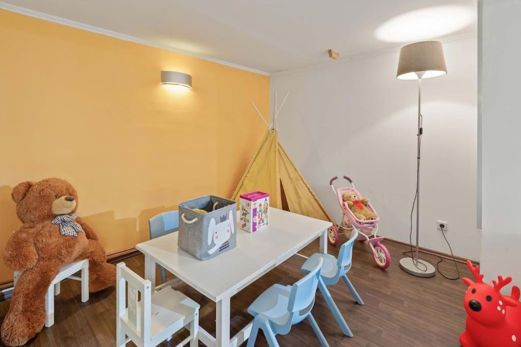 Holiday 33 Apartment O, 185 sqm with whirlpool and kids play room