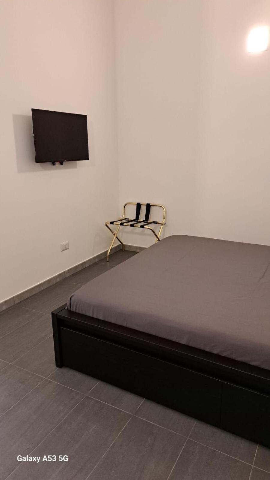 CROCIFERIHOLIDAYhome
