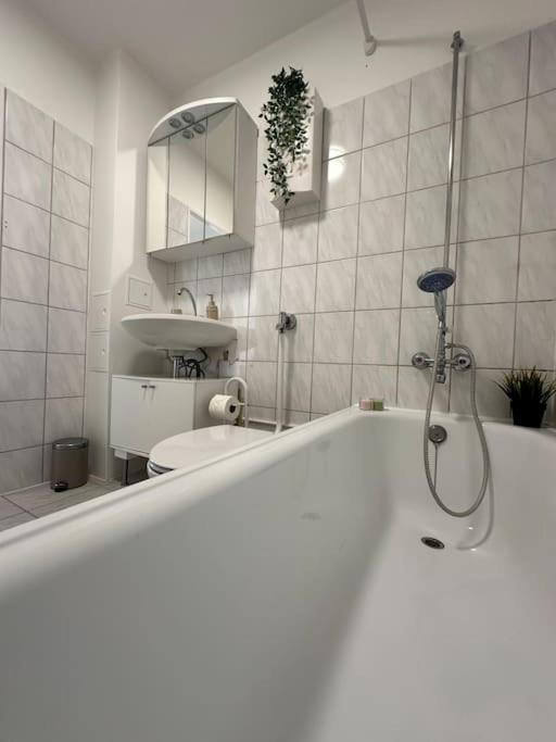 2 Zimmer Apartment in Neukölln photo 2