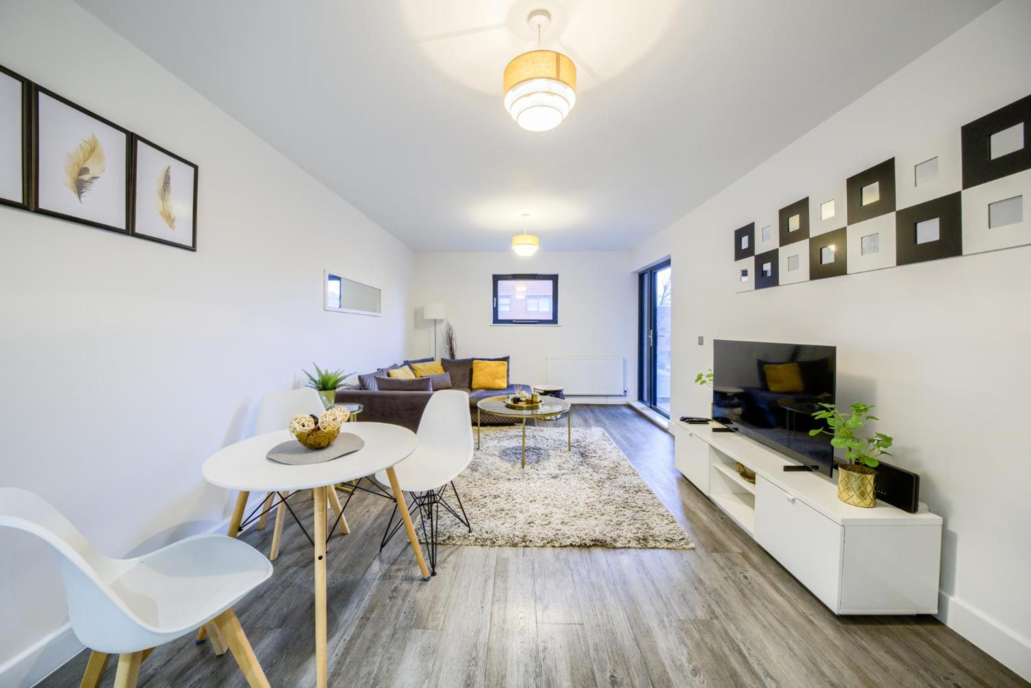Birmingham City Centre Apartment - Modern - 2 Bedroom view 3