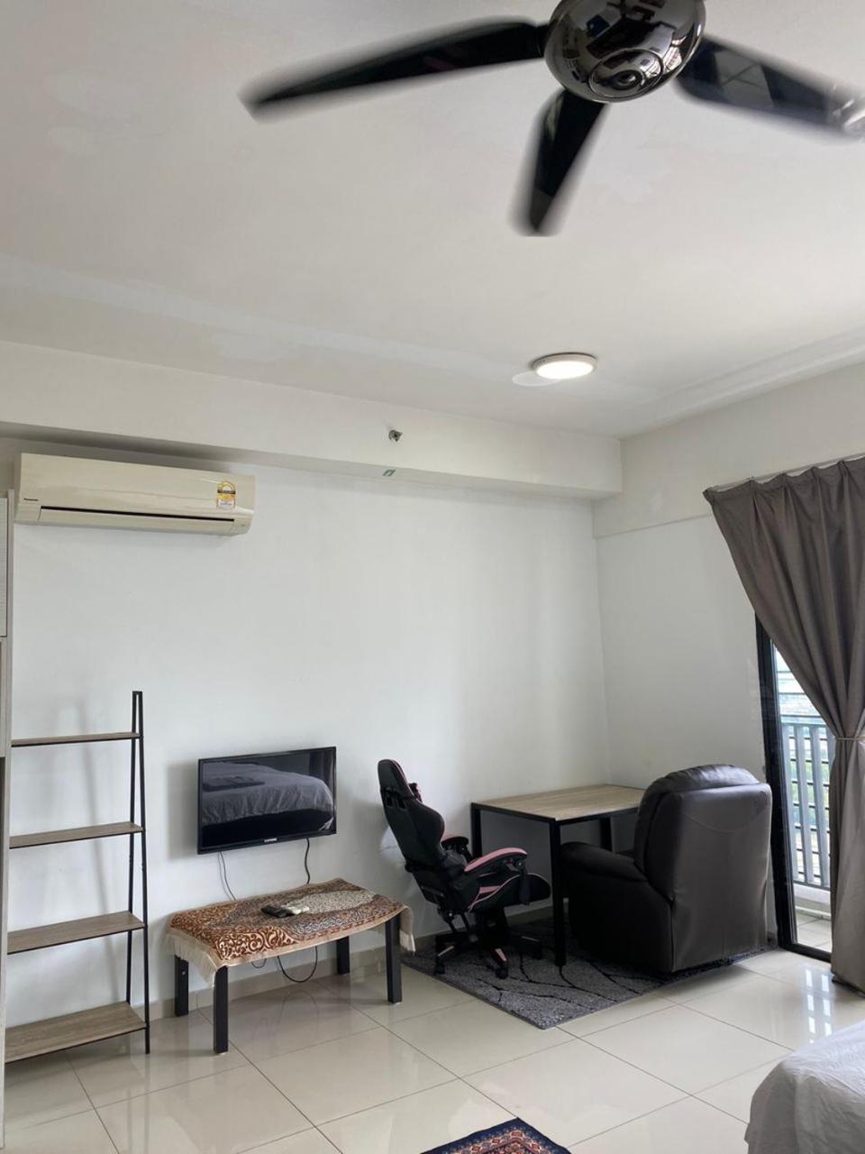 Host Assist Homestay by HA i-City photo 8