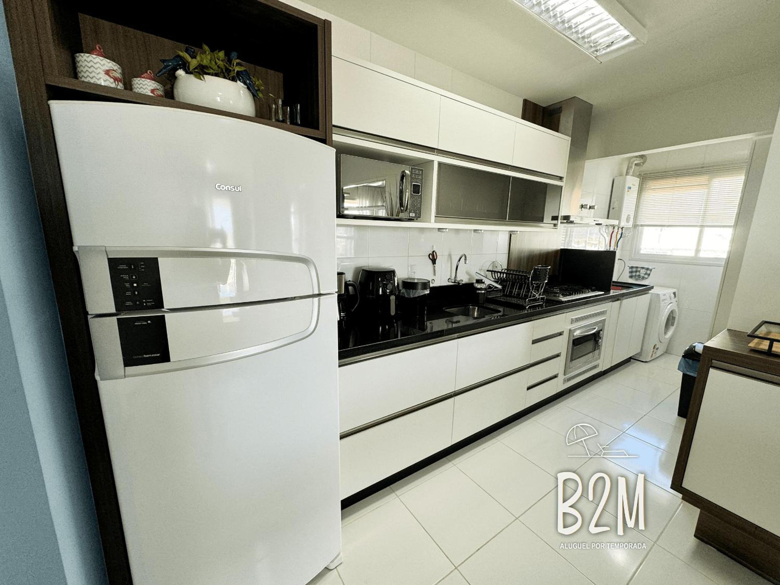 Apartamento com vista mar, churrasqueira e piscina
