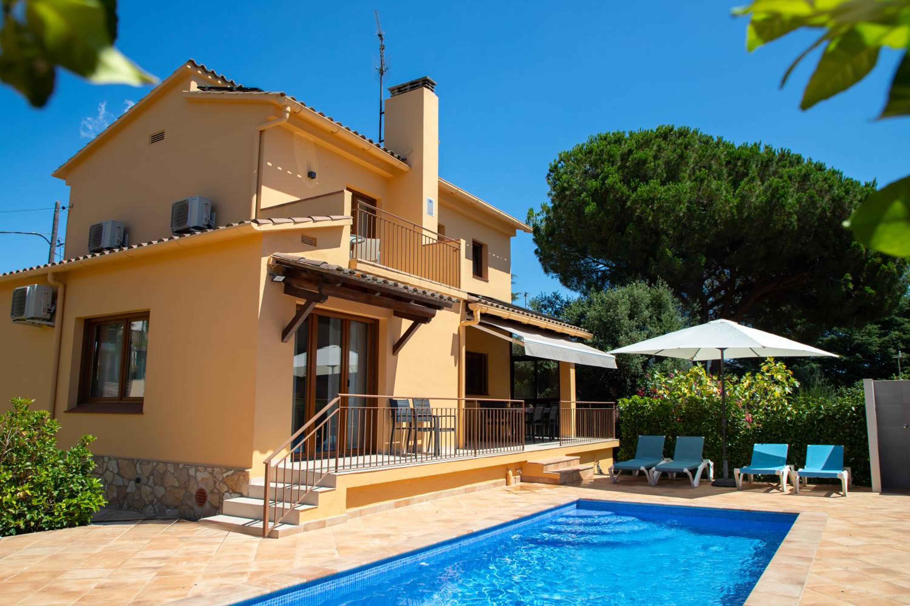 Villa Garbí by Alvent Holidays