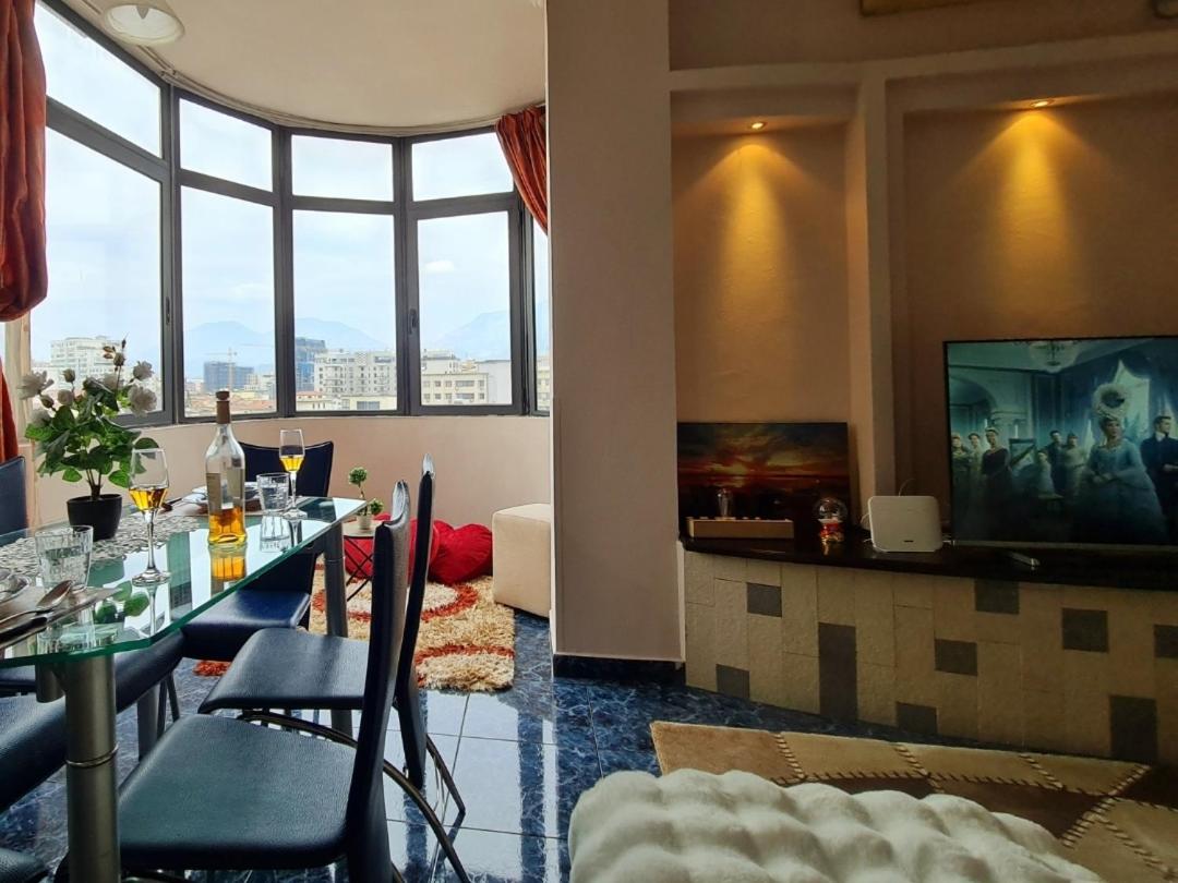 SweetHome Tirana Center, Skanderbeg Square