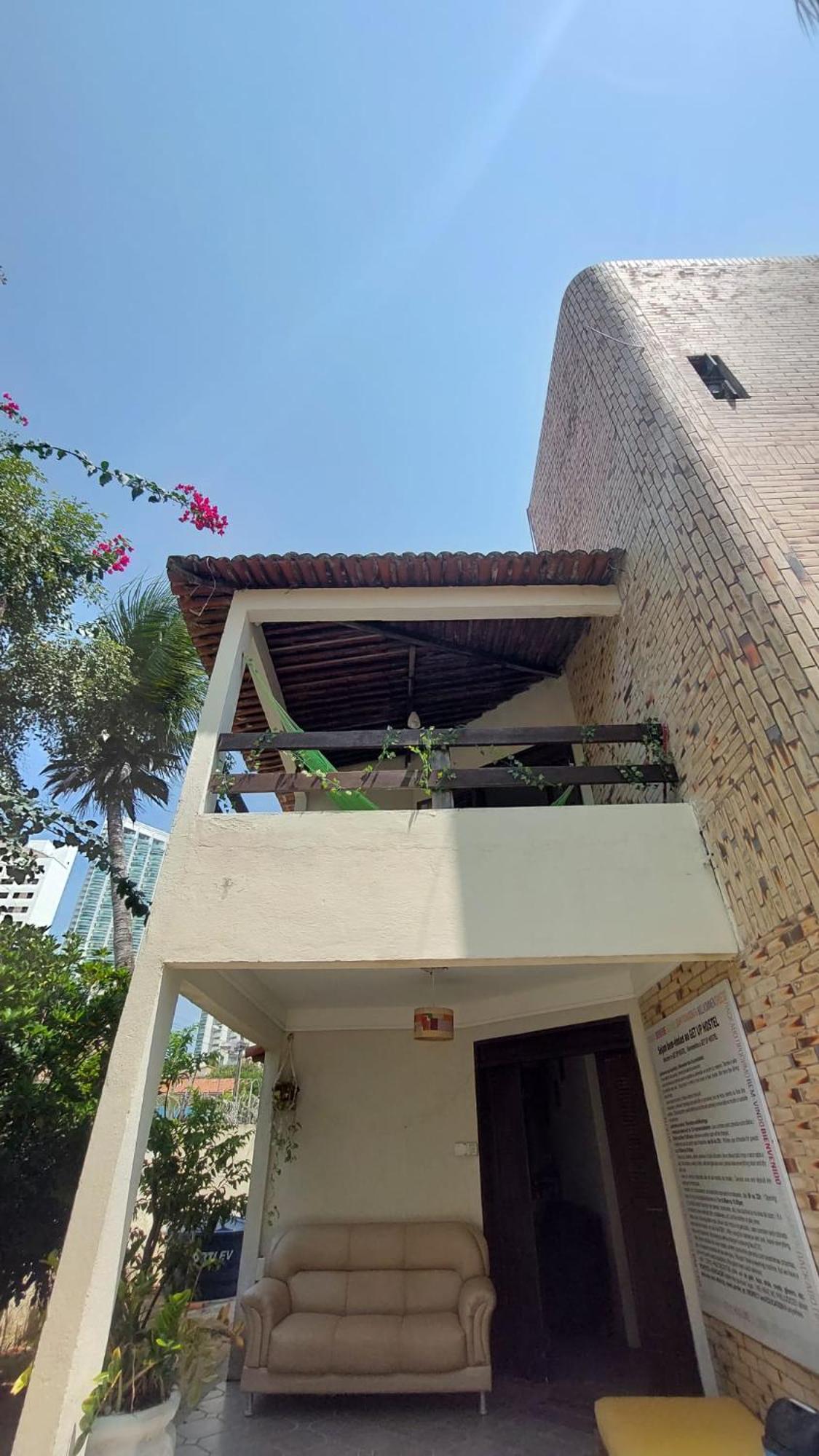 Get Up Hostel