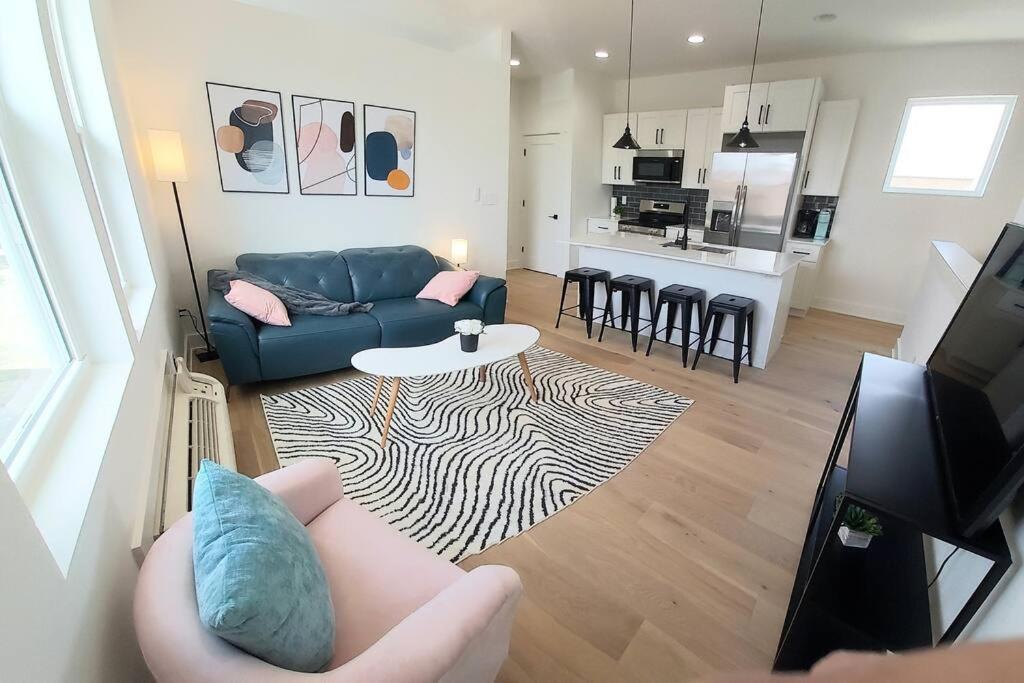 Indianapolis Vacations - Great Location! 1BR 1Bath CarriageHouse - Property Image 1