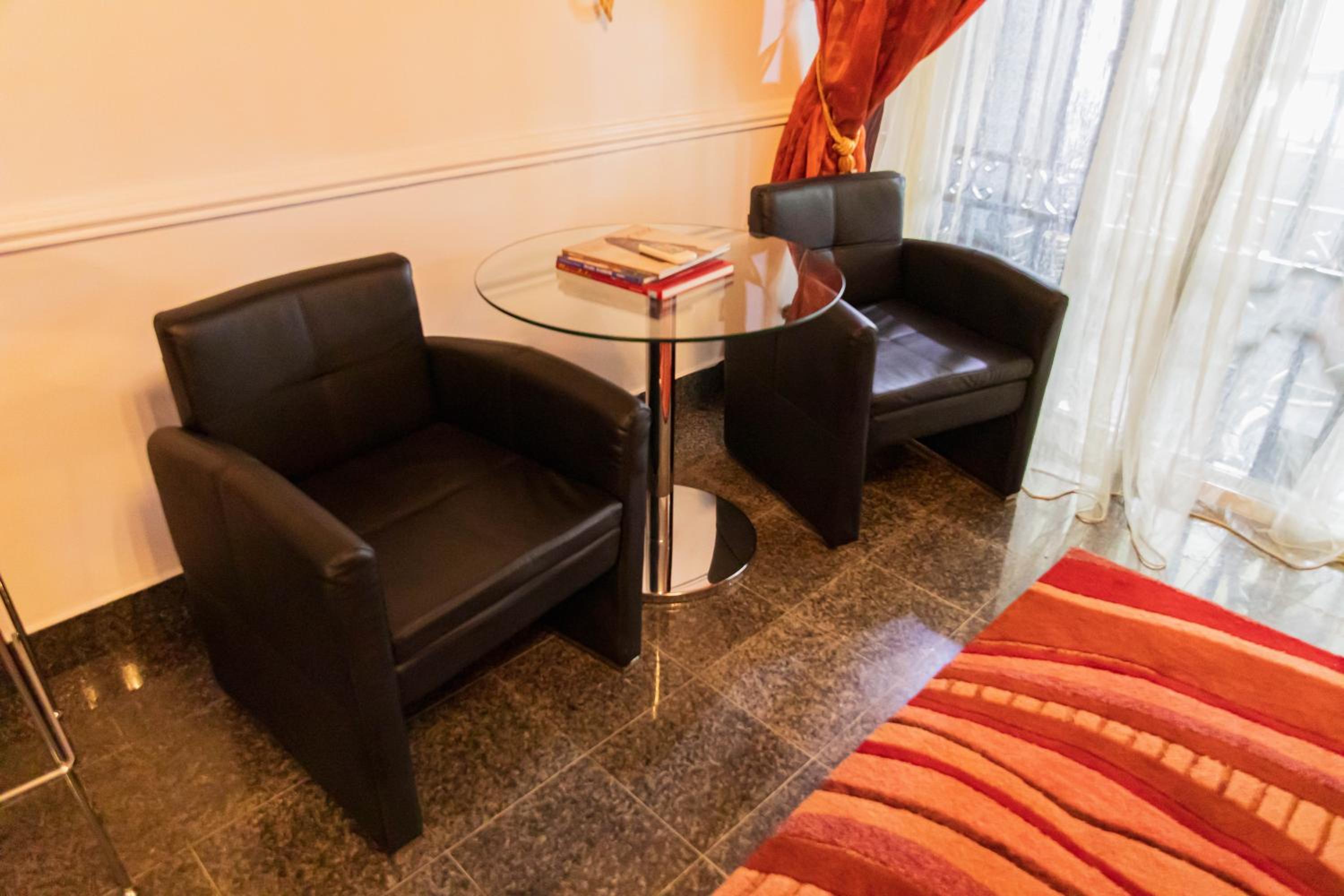 Comfortable, Cozy & Homely 4-bedroom duplex view 5
