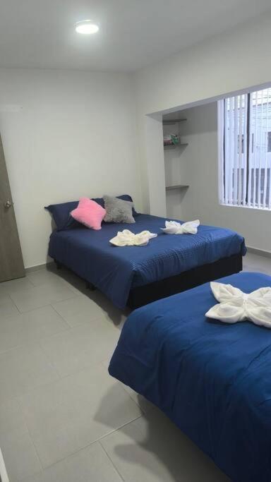 Apartamento 201 amplio Cerca Héroes