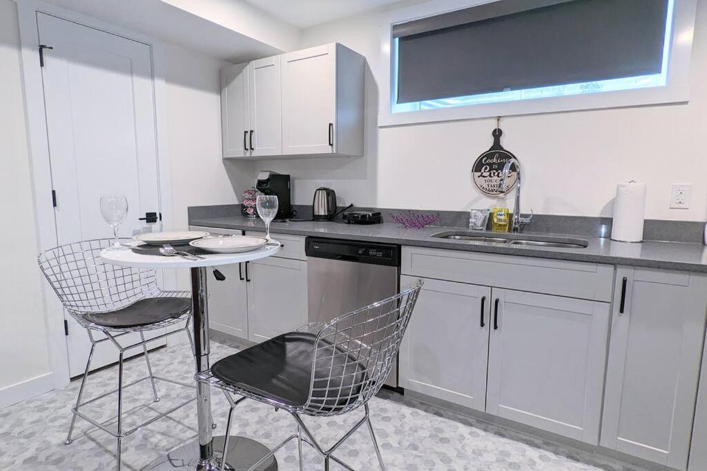 The Bronco - Cozy 2 Bedroom Suite in Brighton