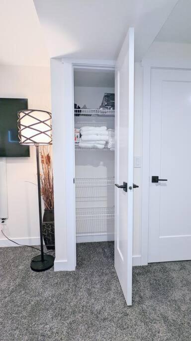 The Bronco - Cozy 2 Bedroom Suite in Brighton