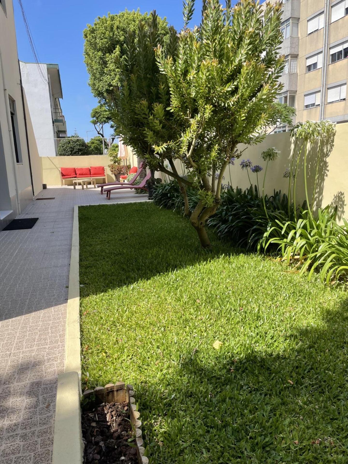 Albina's Guest House - Private Patio and Garden - 5 min Walk to Beach! view 3