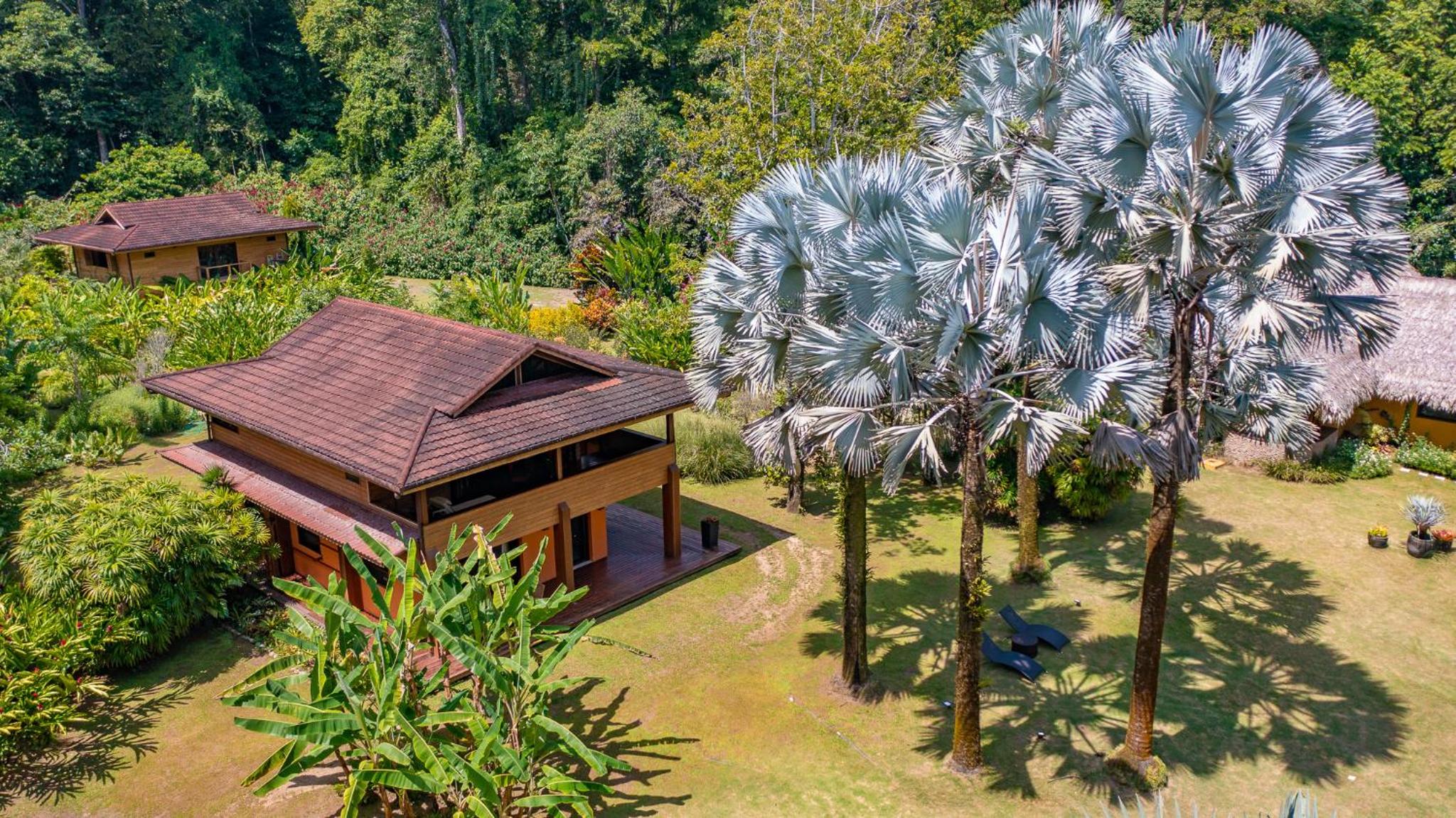 Miagoa Beachfront Villa Perfect for Families
