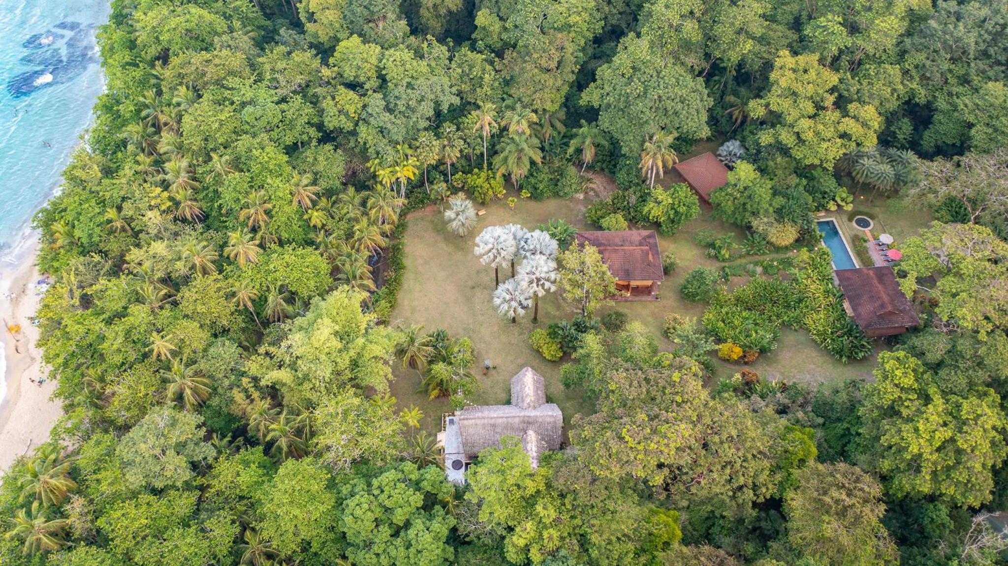 Miagoa Beachfront Villa Perfect for Families