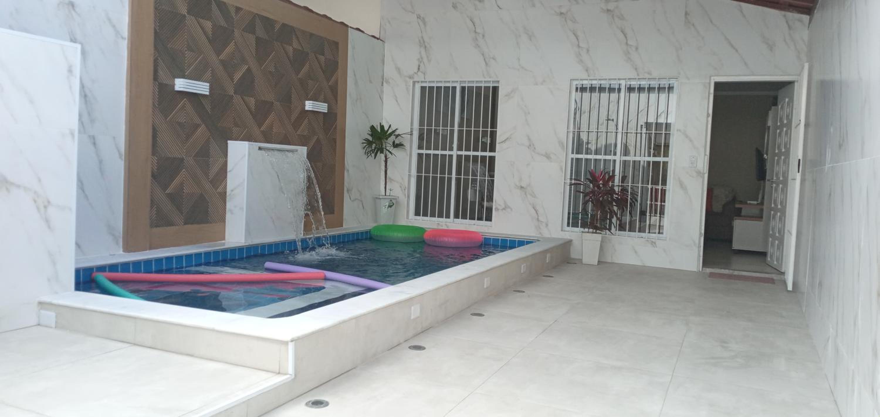 DISPONÍVEL CARNAVAL, NATAL E REVEILLON 2026 - Lindíssima Casa com 3 Suítes Próximo à Praia