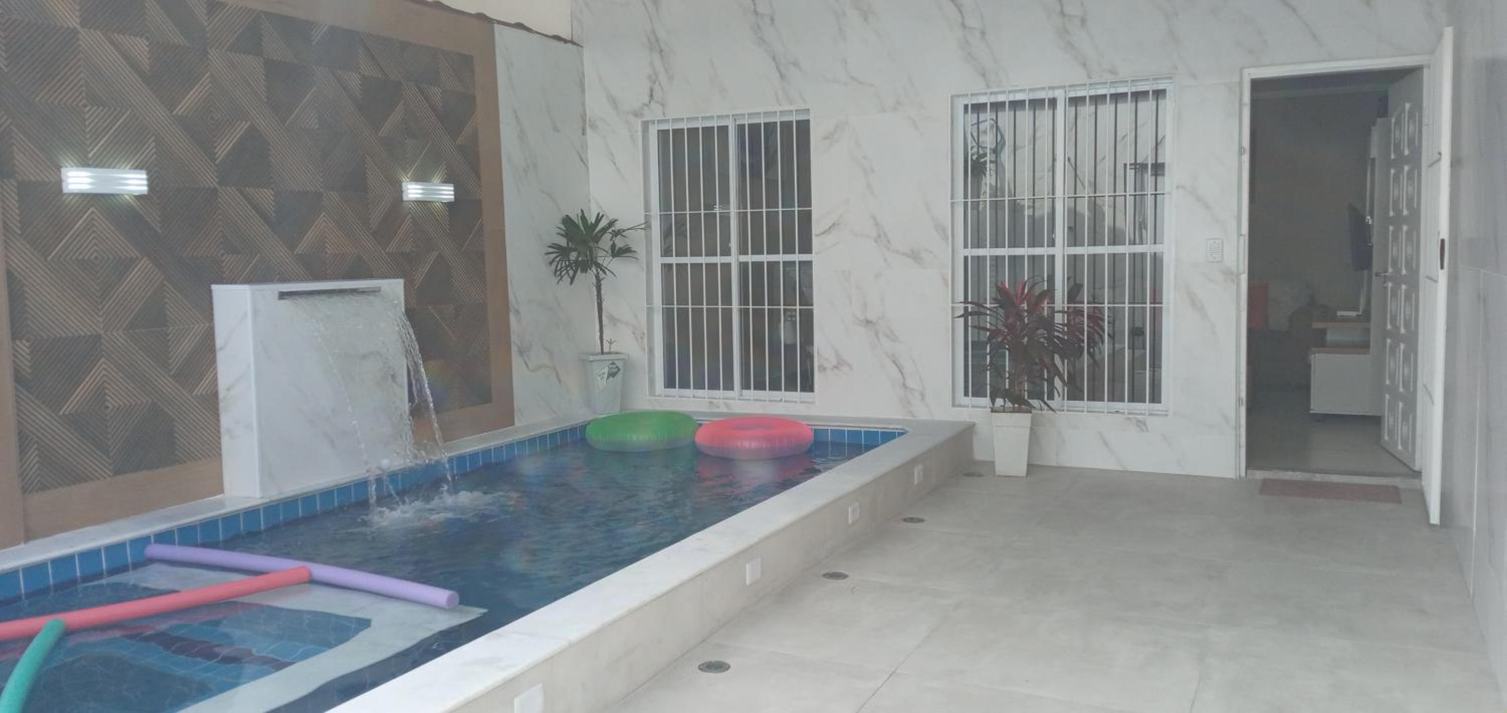 DISPONÍVEL CARNAVAL, NATAL E REVEILLON 2026 - Lindíssima Casa com 3 Suítes Próximo à Praia