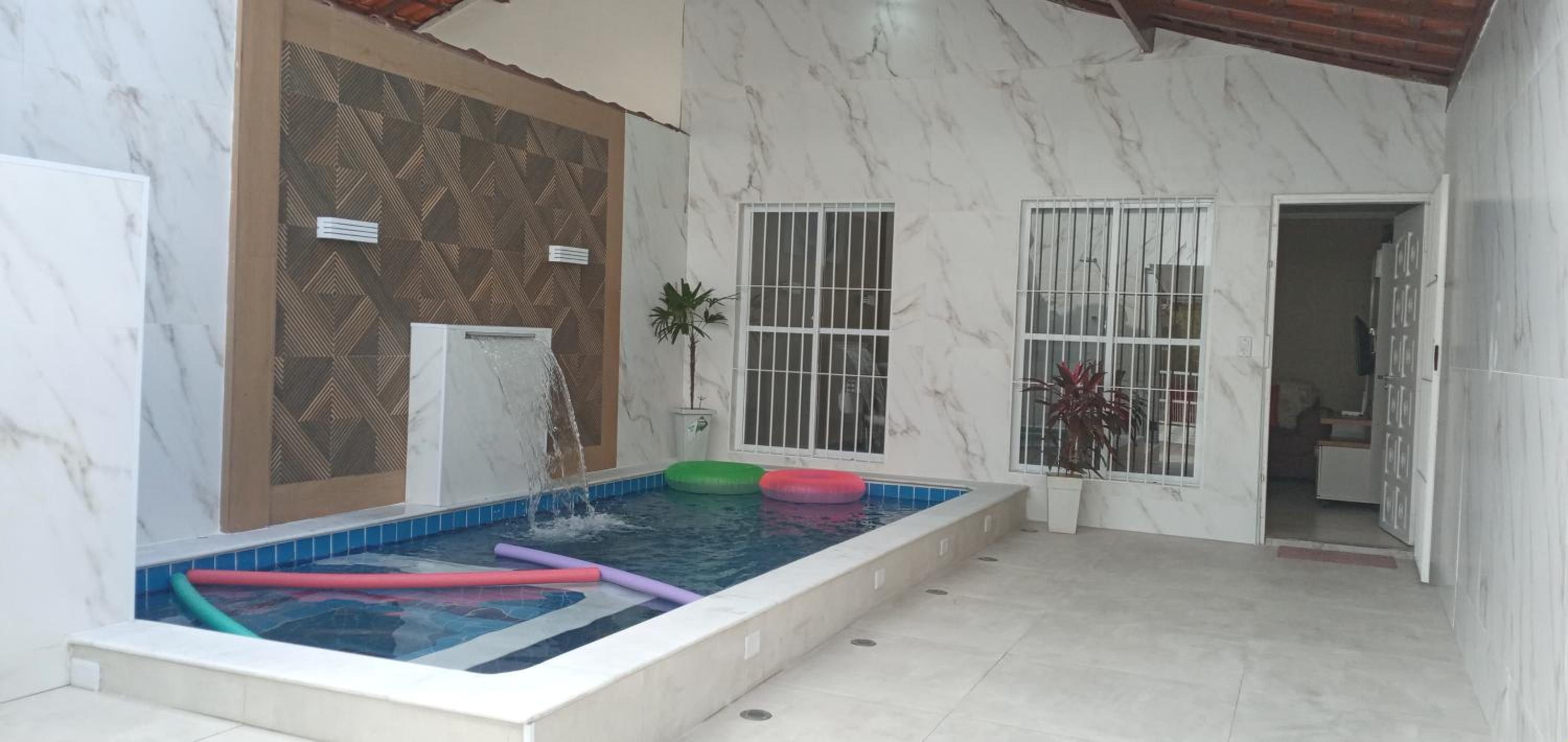 DISPONÍVEL CARNAVAL, NATAL E REVEILLON 2026 - Lindíssima Casa com 3 Suítes Próximo à Praia