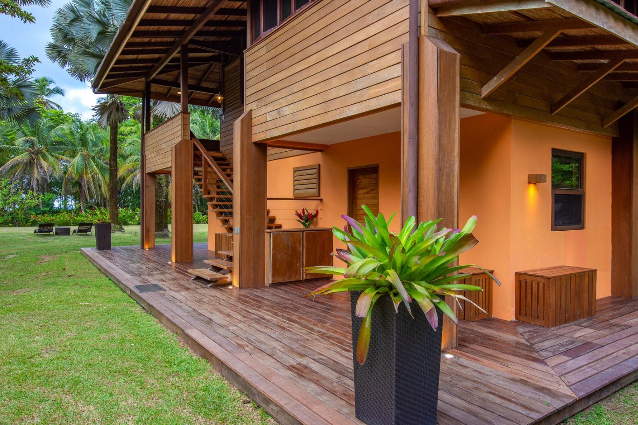 Miagoa Beachfront Villa Perfect for Families
