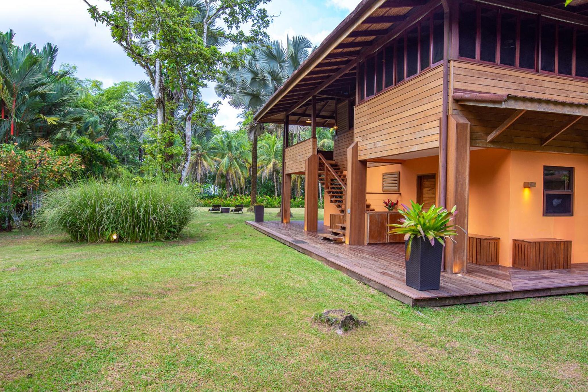 Miagoa Beachfront Villa Perfect for Families
