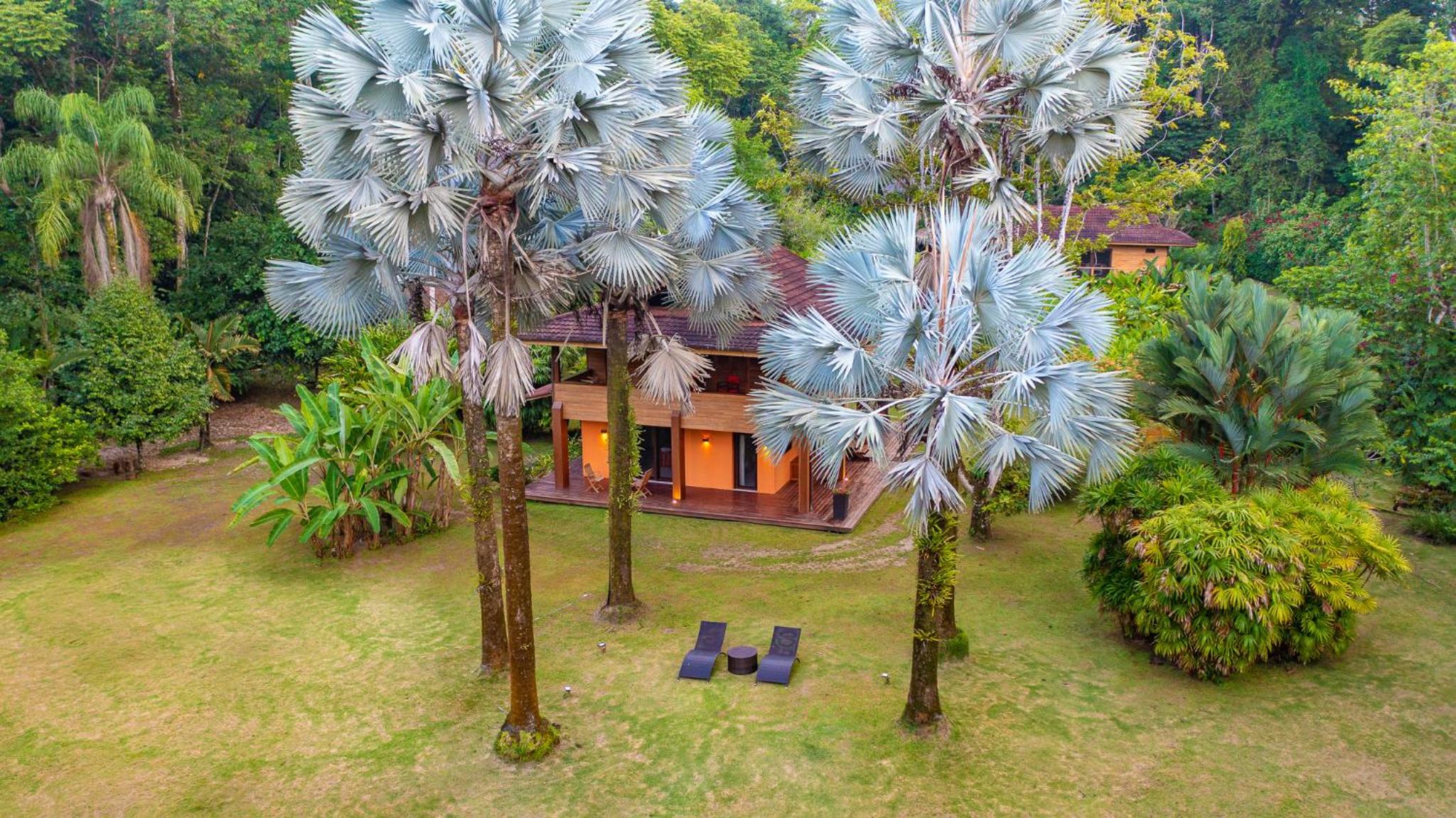 Miagoa Beachfront Villa Perfect for Families