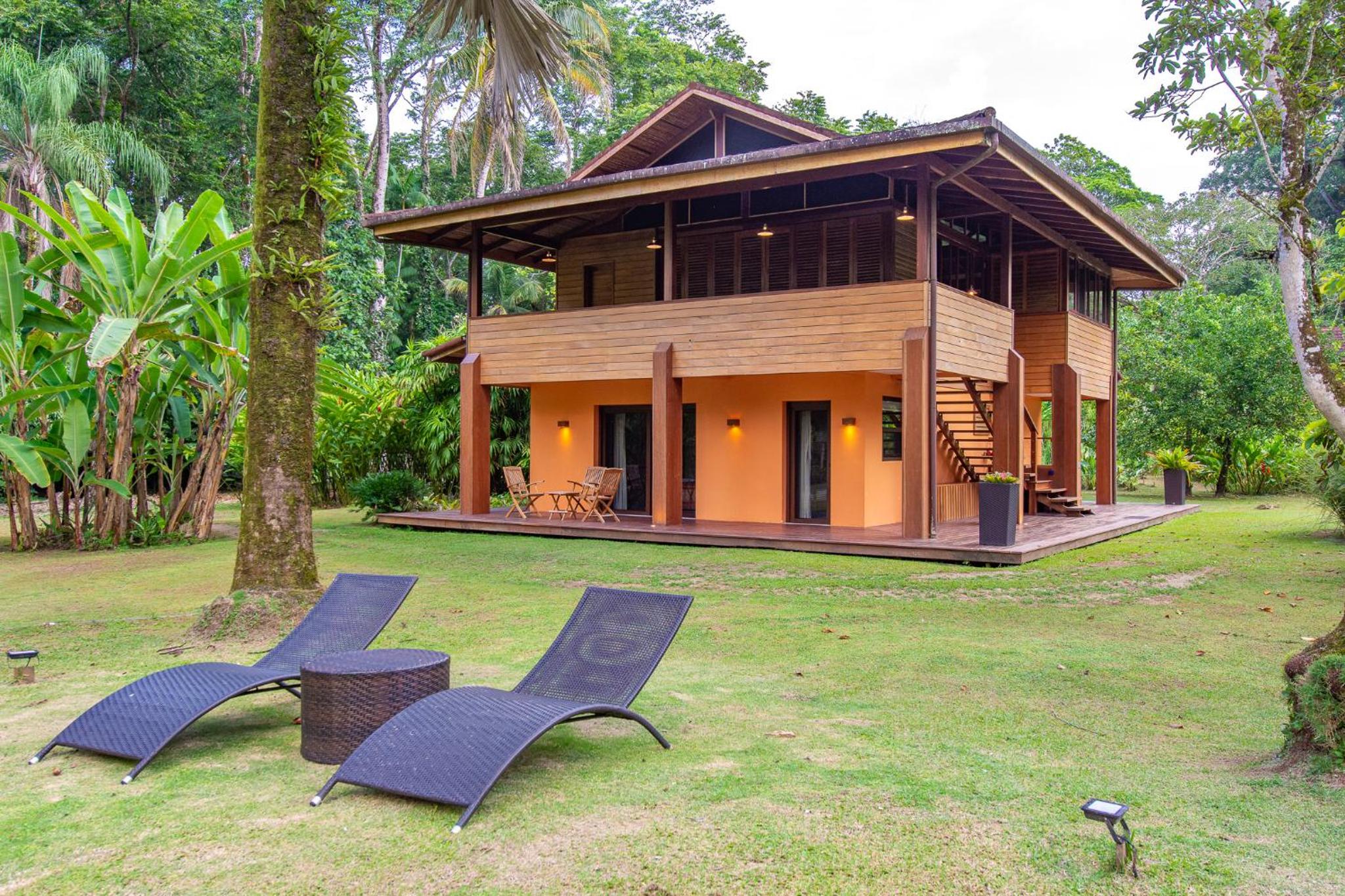 Miagoa Beachfront Villa Perfect for Families
