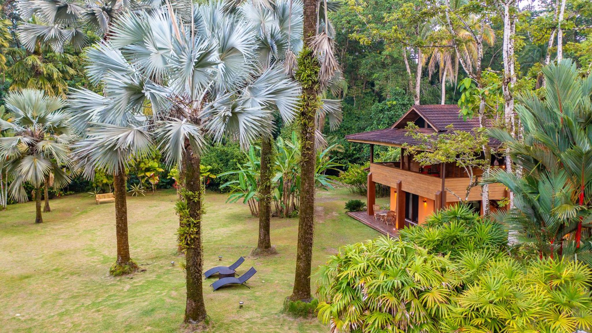 Miagoa Beachfront Villa Perfect for Families