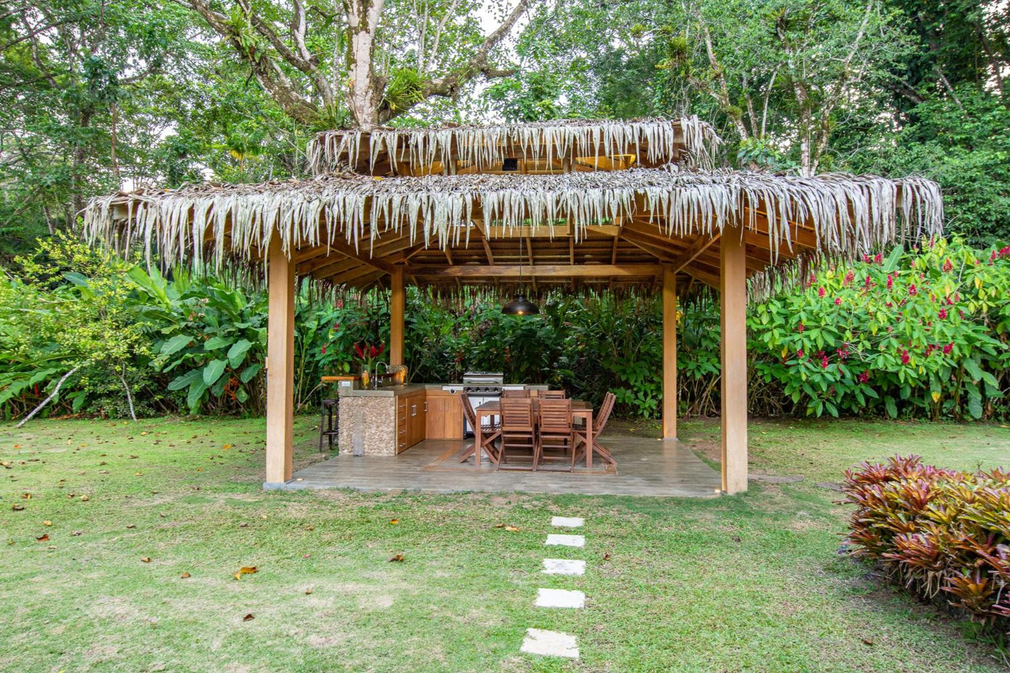 Miagoa Beachfront Villa Perfect for Families