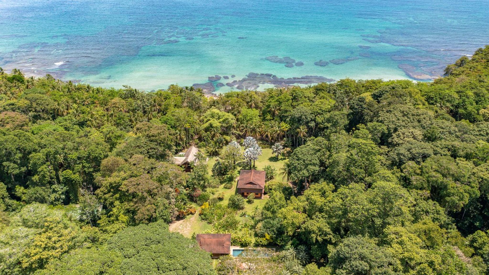Miagoa Beachfront Villa Perfect for Families