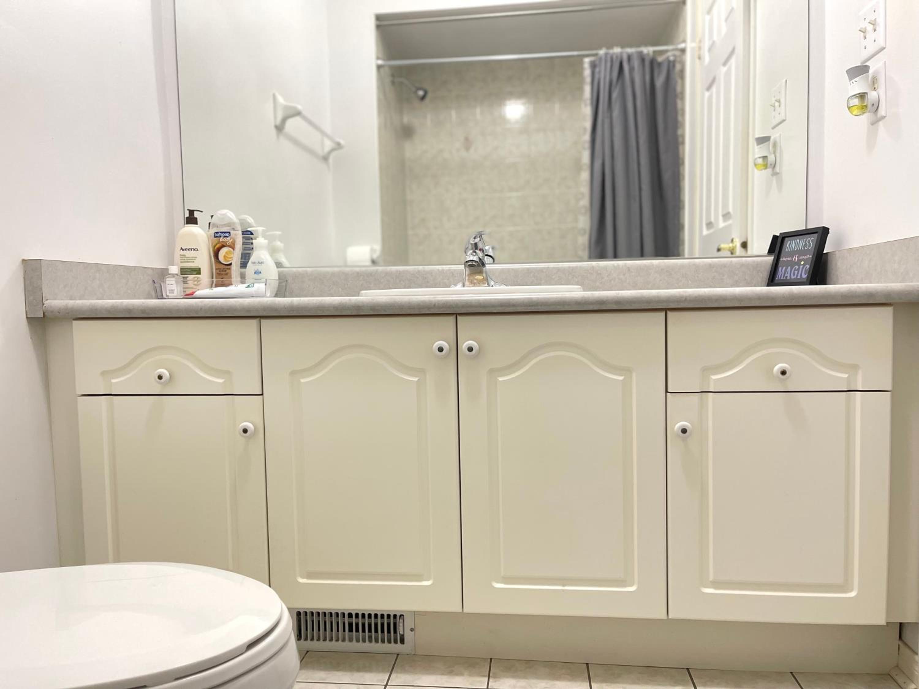 Cozy Private Bedrooms in Vaughan