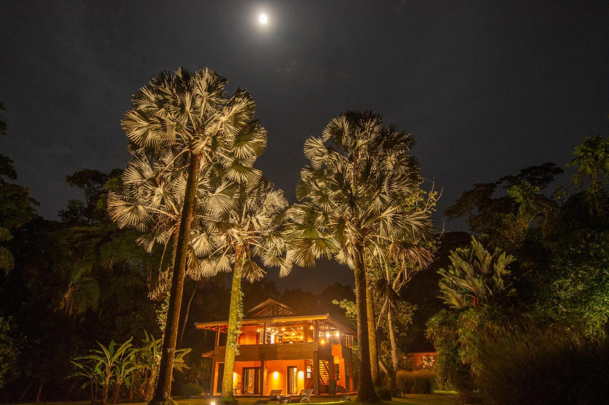Miagoa Beachfront Villa Perfect for Families