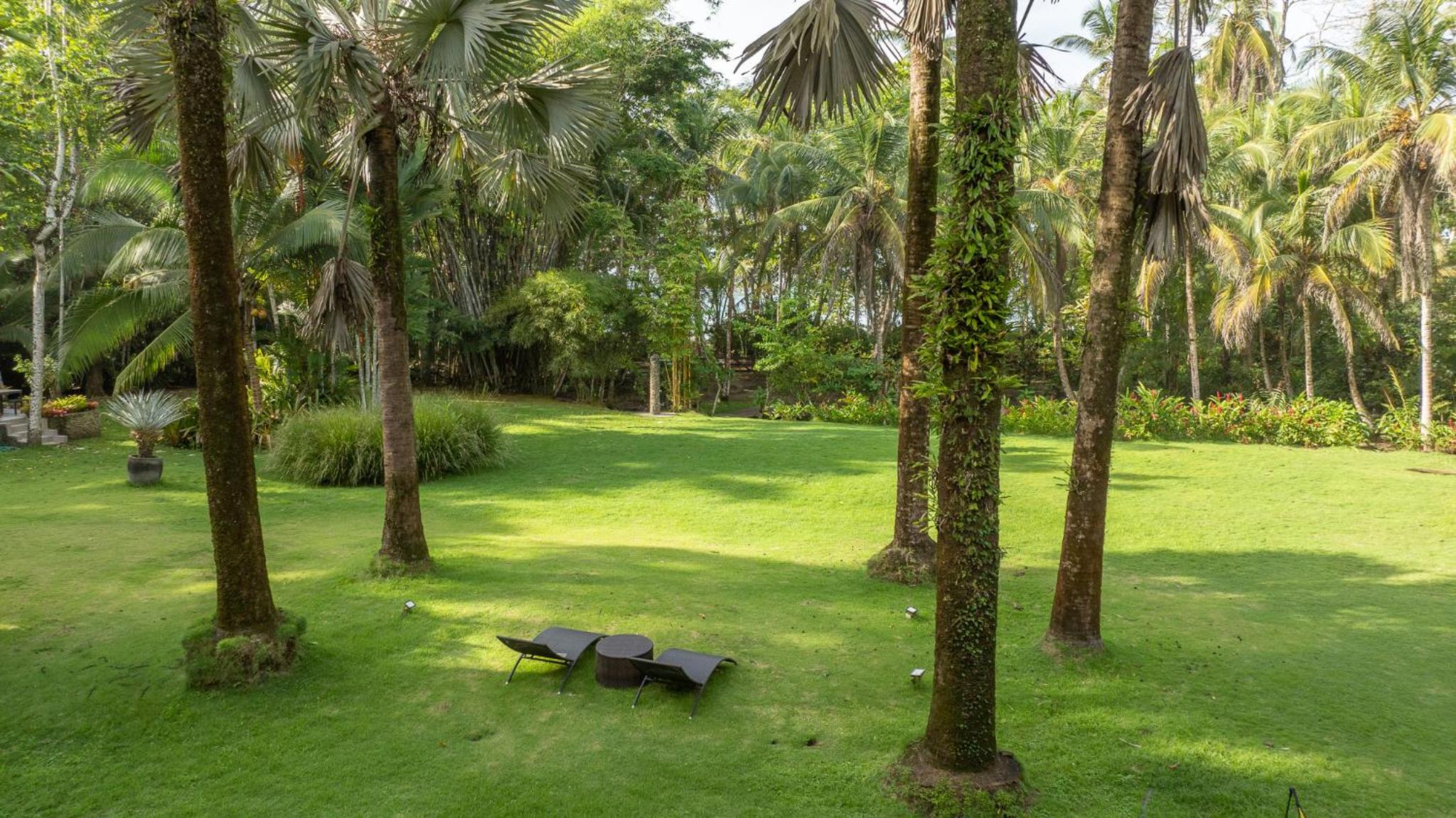 Miagoa Beachfront Villa Perfect for Families