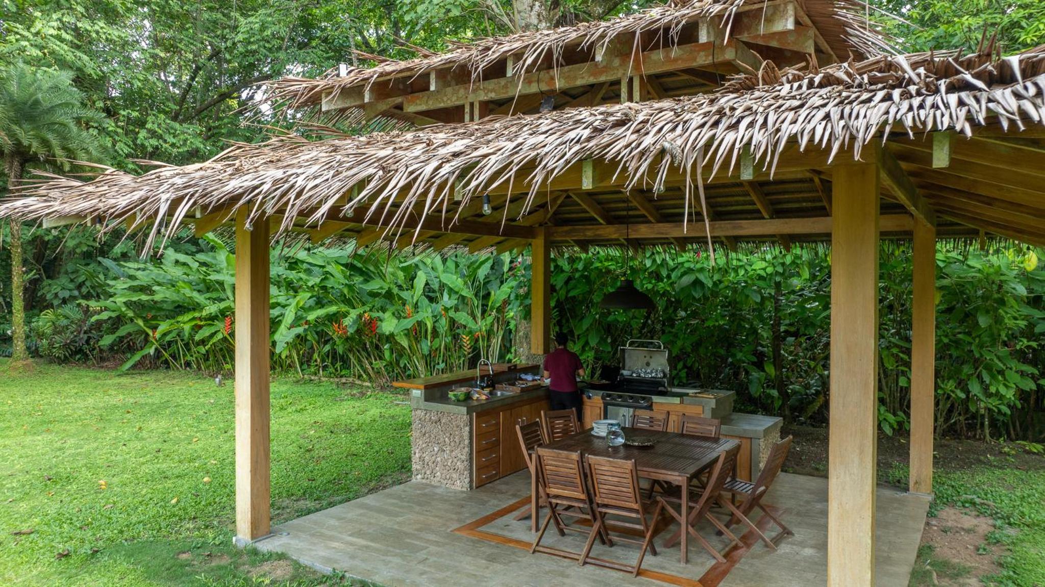 Miagoa Beachfront Villa Perfect for Families