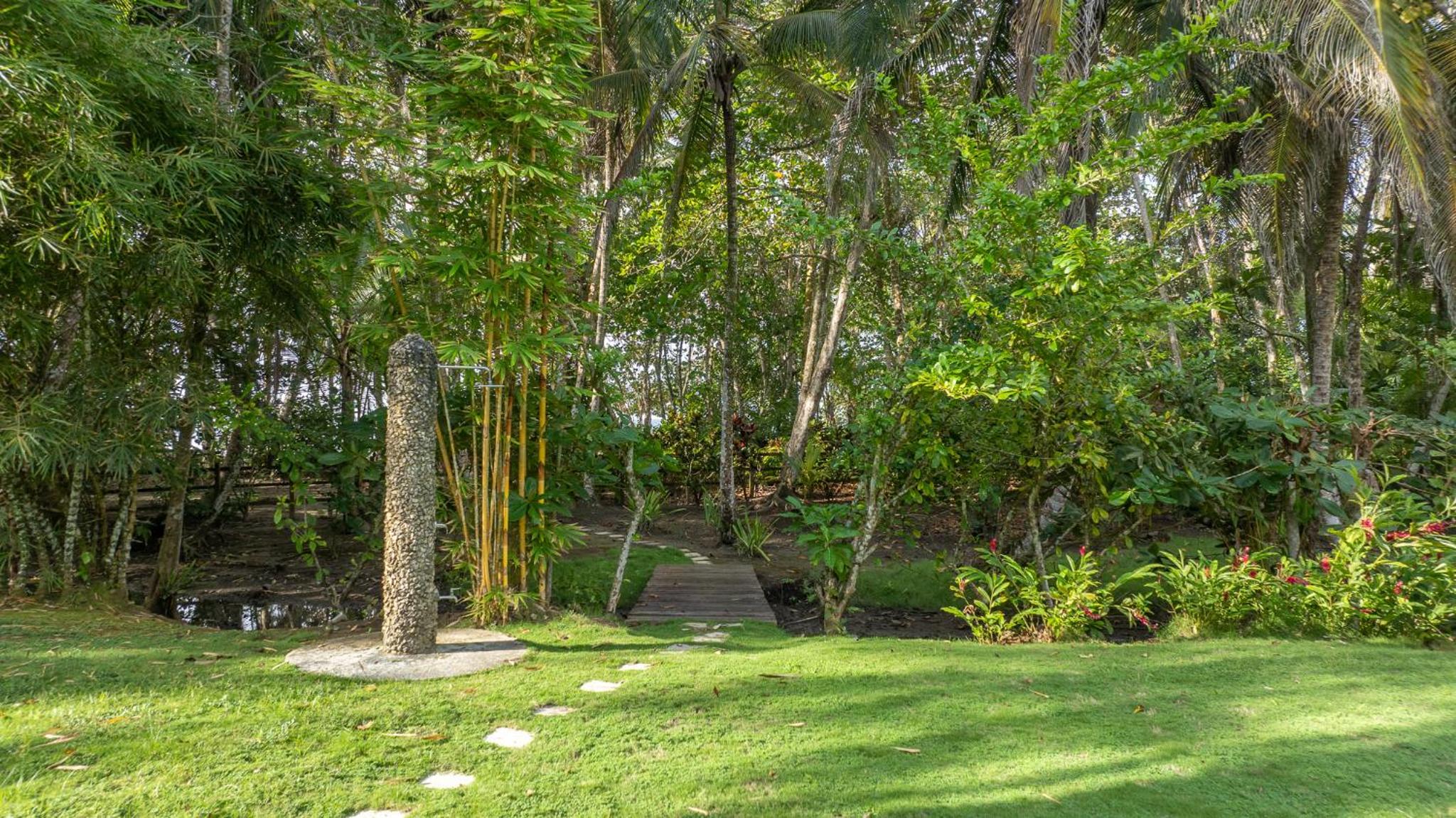 Miagoa Beachfront Villa Perfect for Families