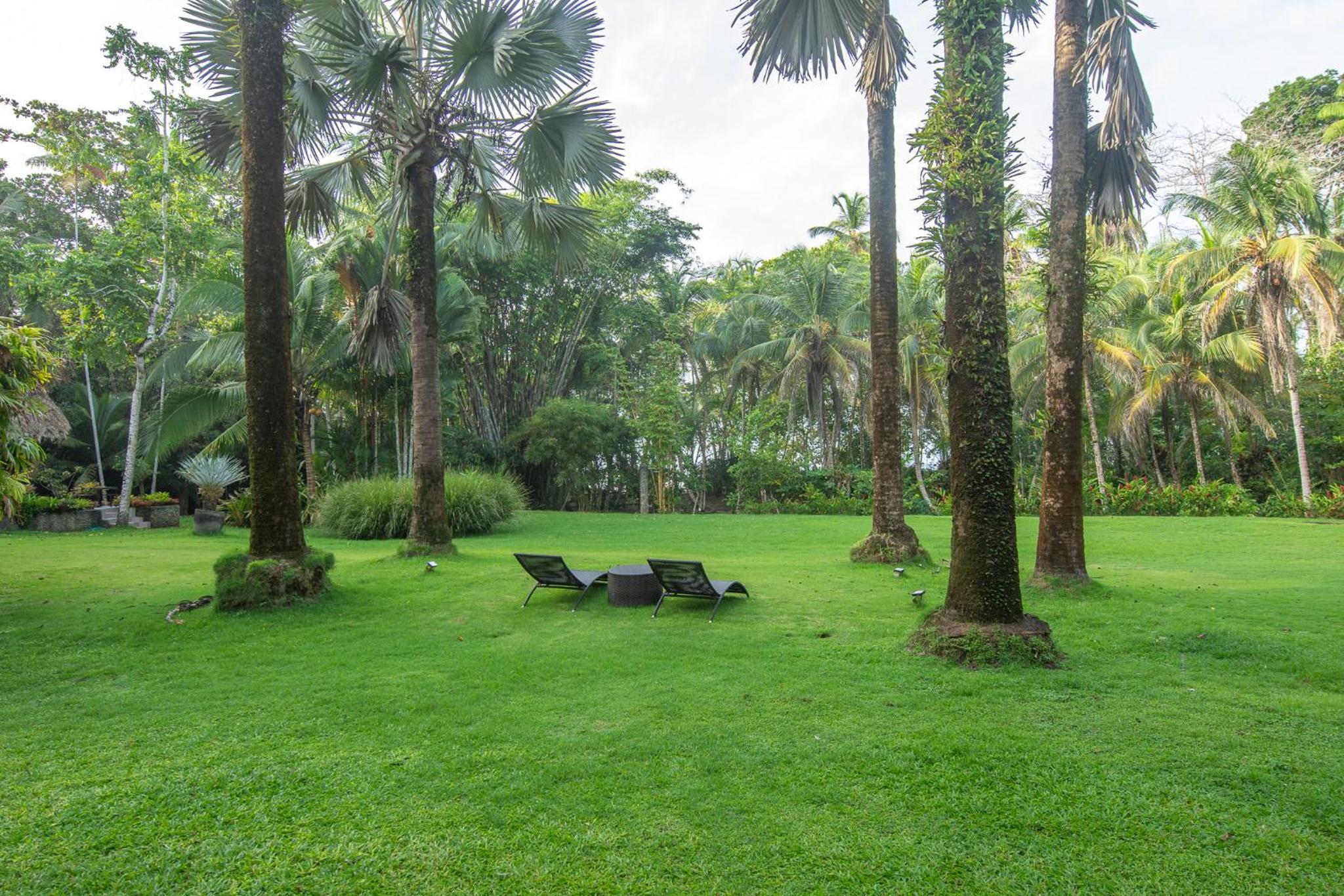 Miagoa Beachfront Villa Perfect for Families