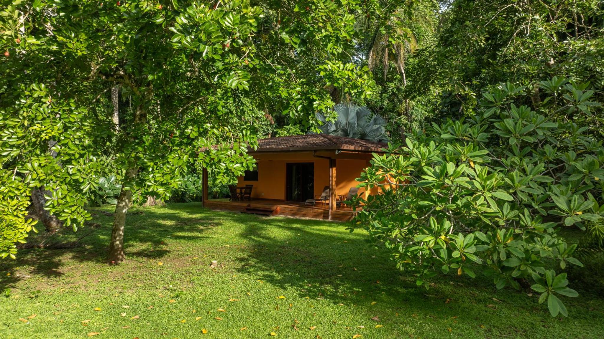 Miagoa Beachfront Villa Perfect for Families