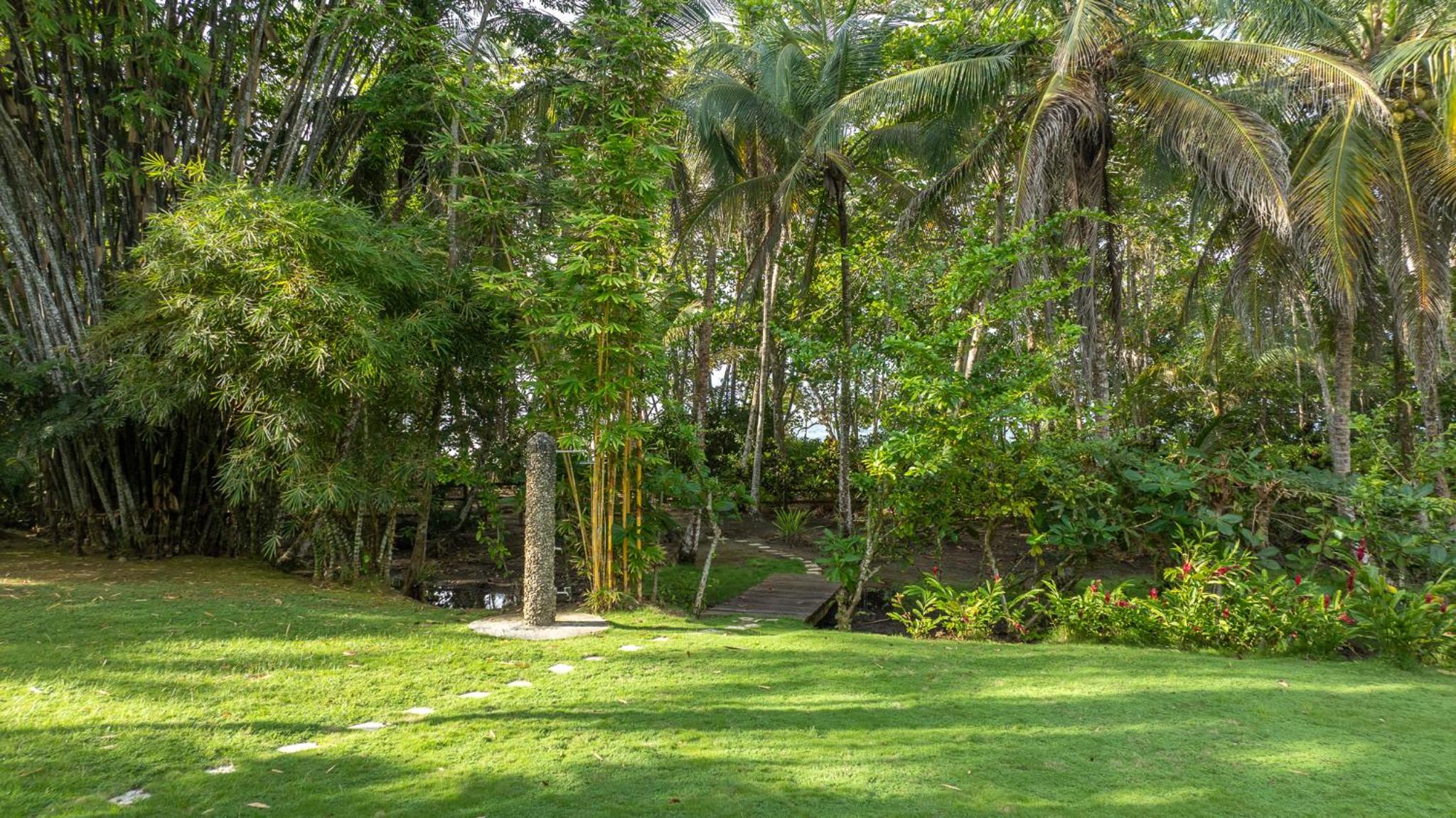 Miagoa Beachfront Villa Perfect for Families