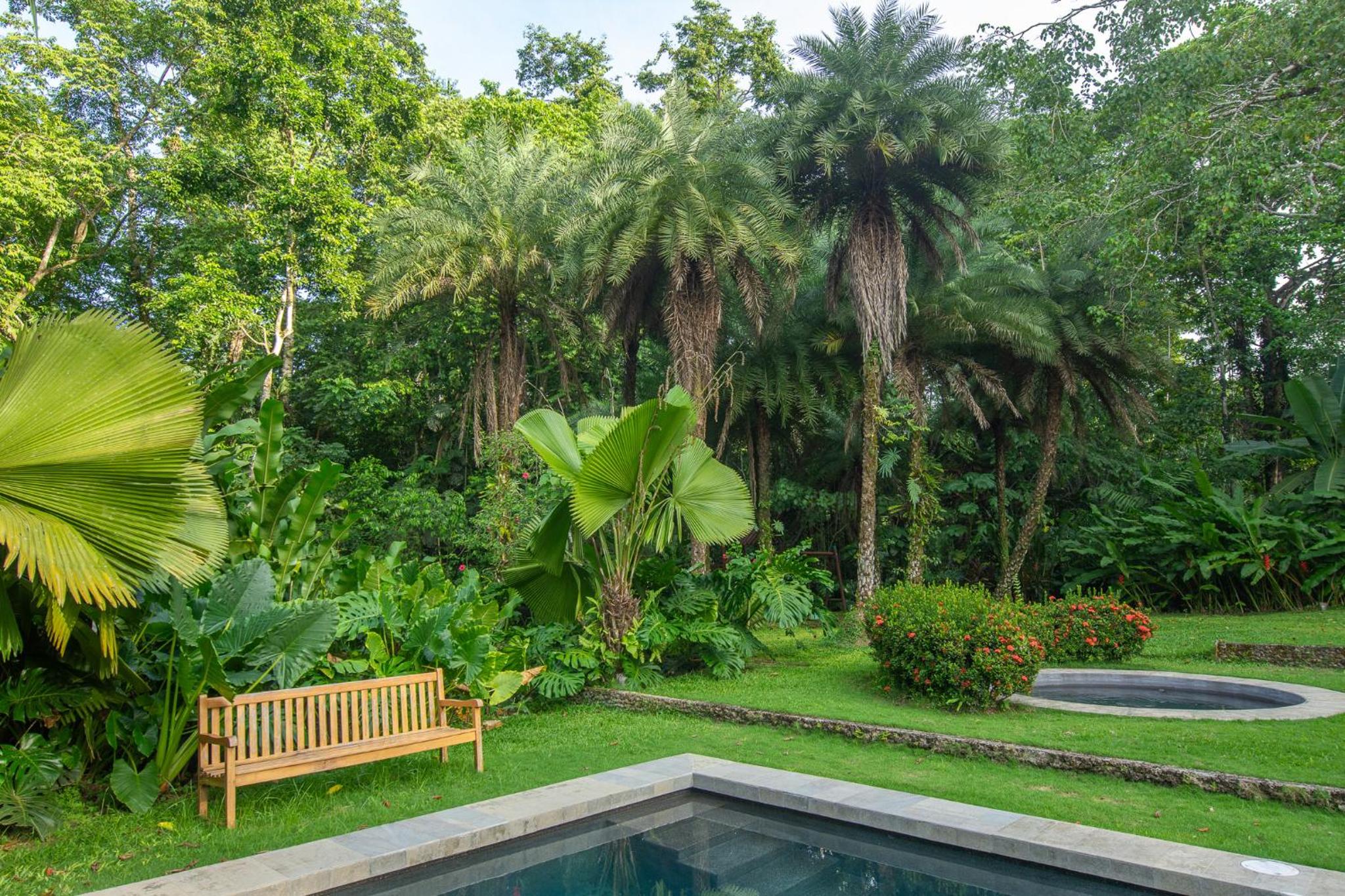 Miagoa Beachfront Villa Perfect for Families