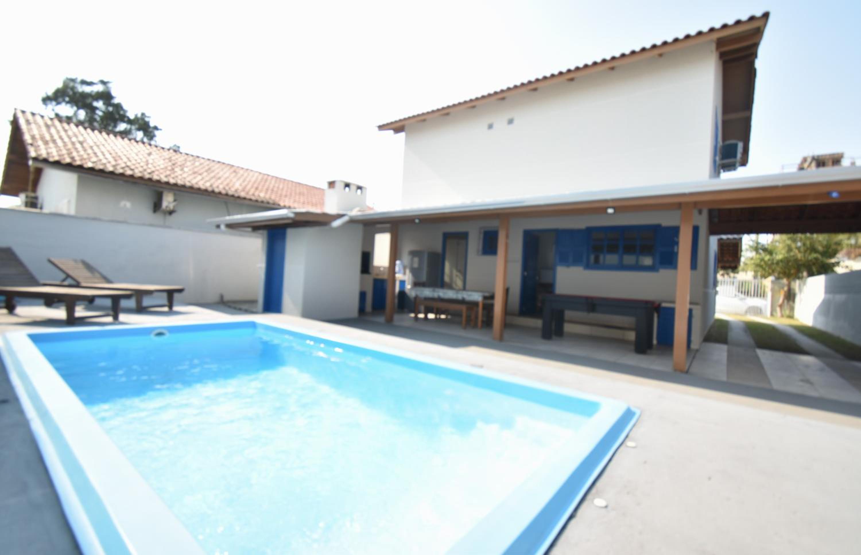 Casa Içara - 4 quartos - piscina