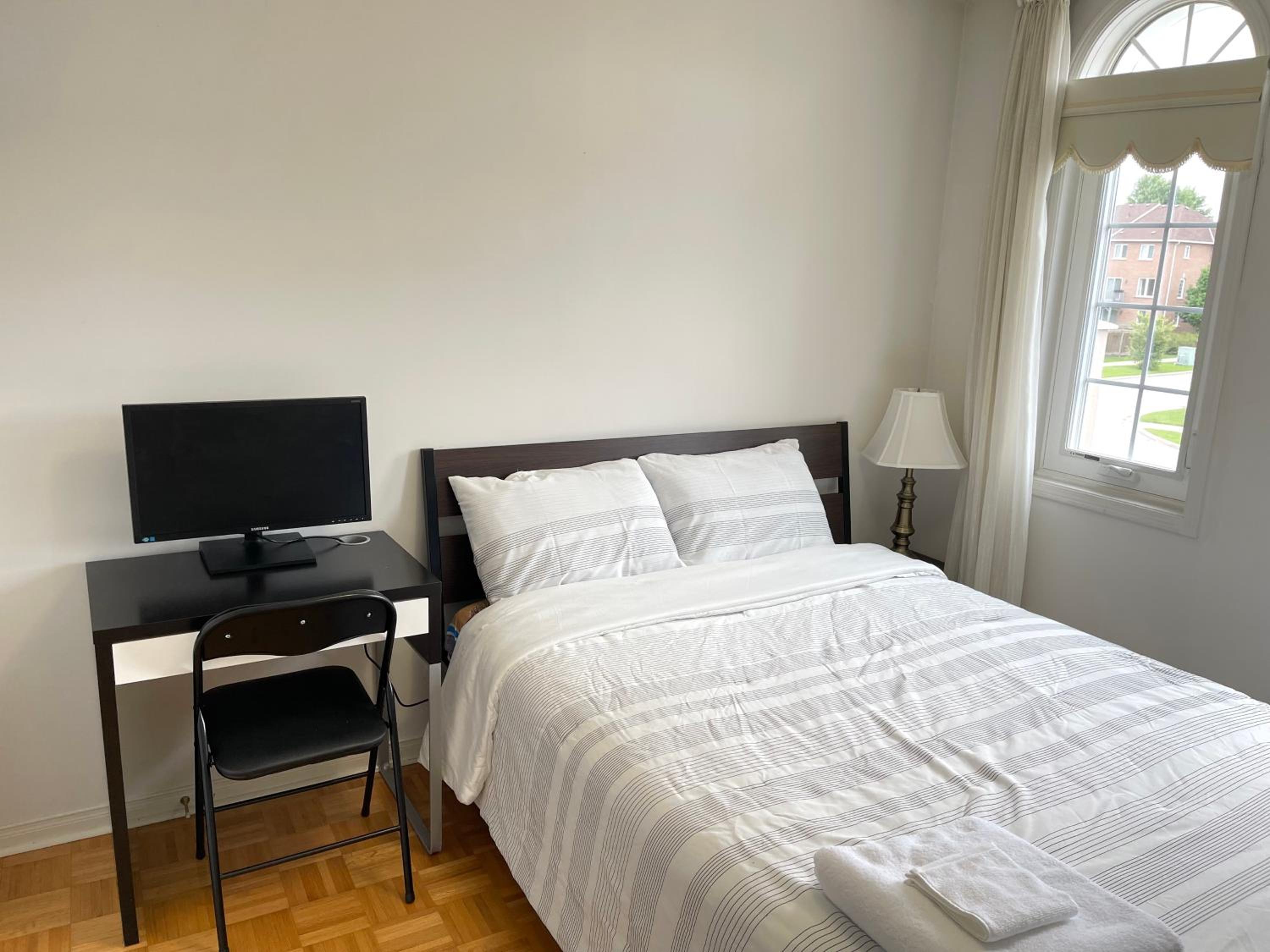 Cozy Private Bedrooms in Vaughan