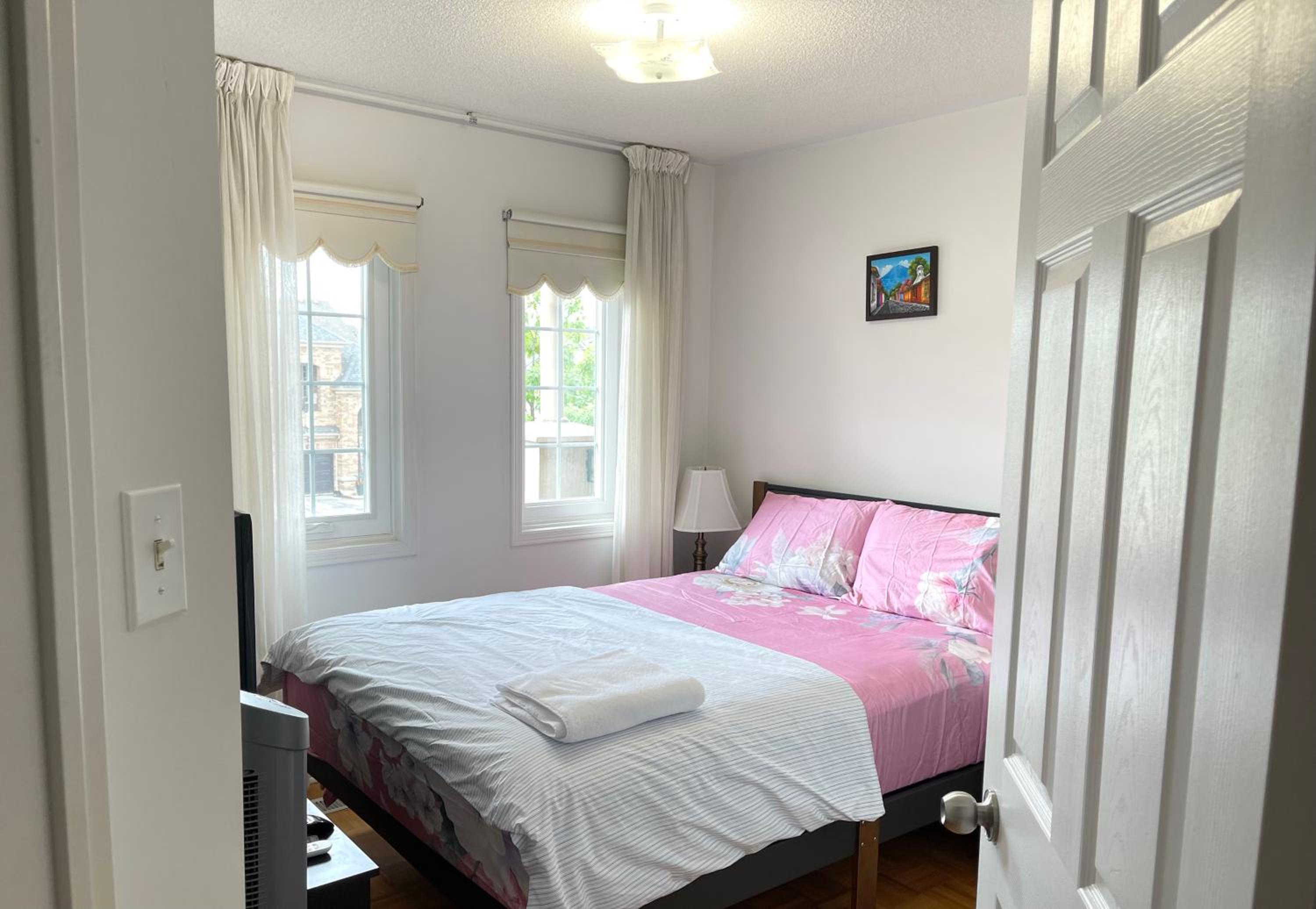Cozy Private Bedrooms in Vaughan