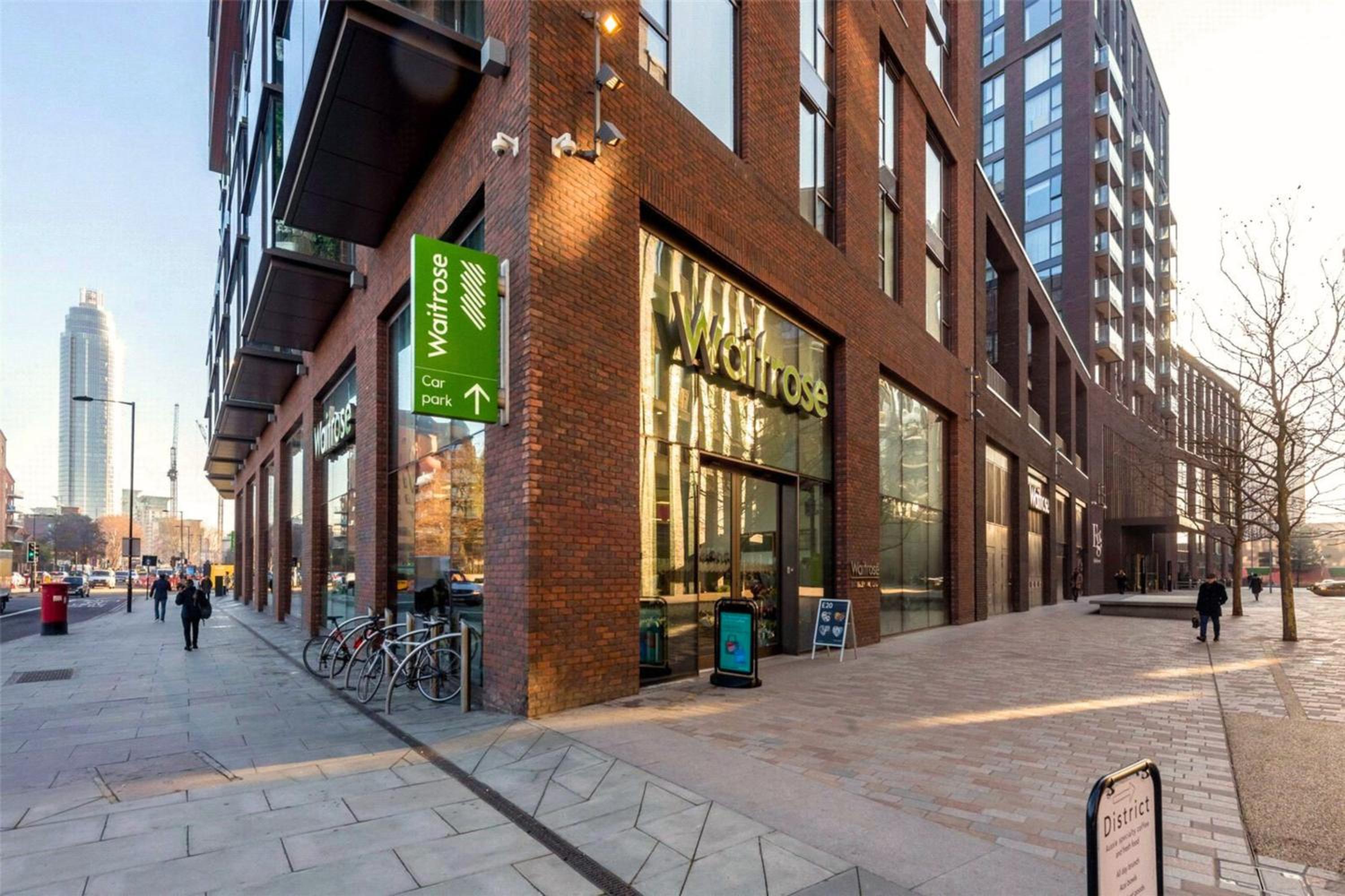 Luxury London Stays - City Views - Battersea Power Station & 1GB wifi