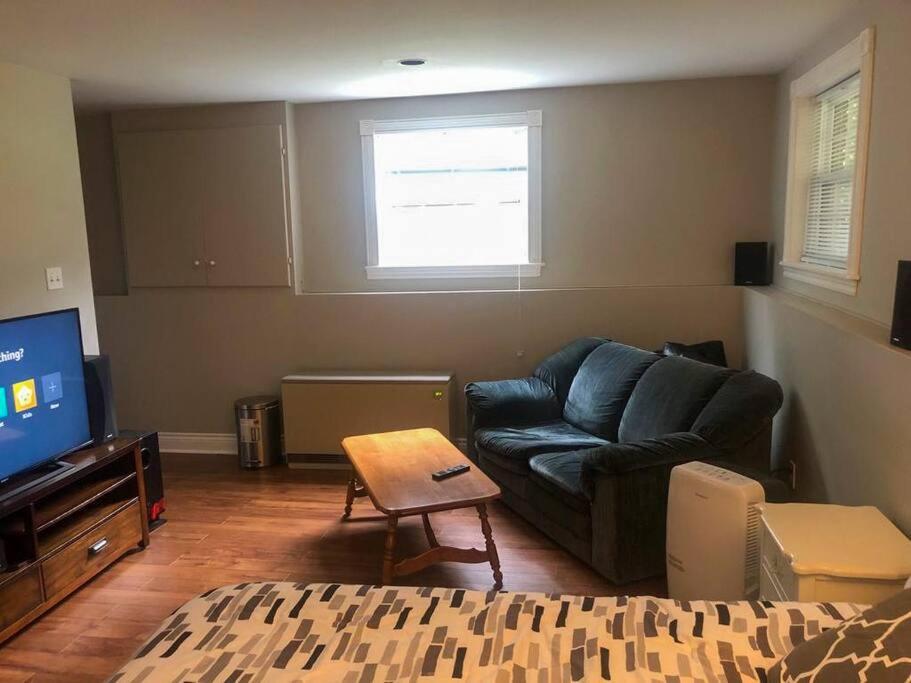 Cozy & Private basement suite, centrally located