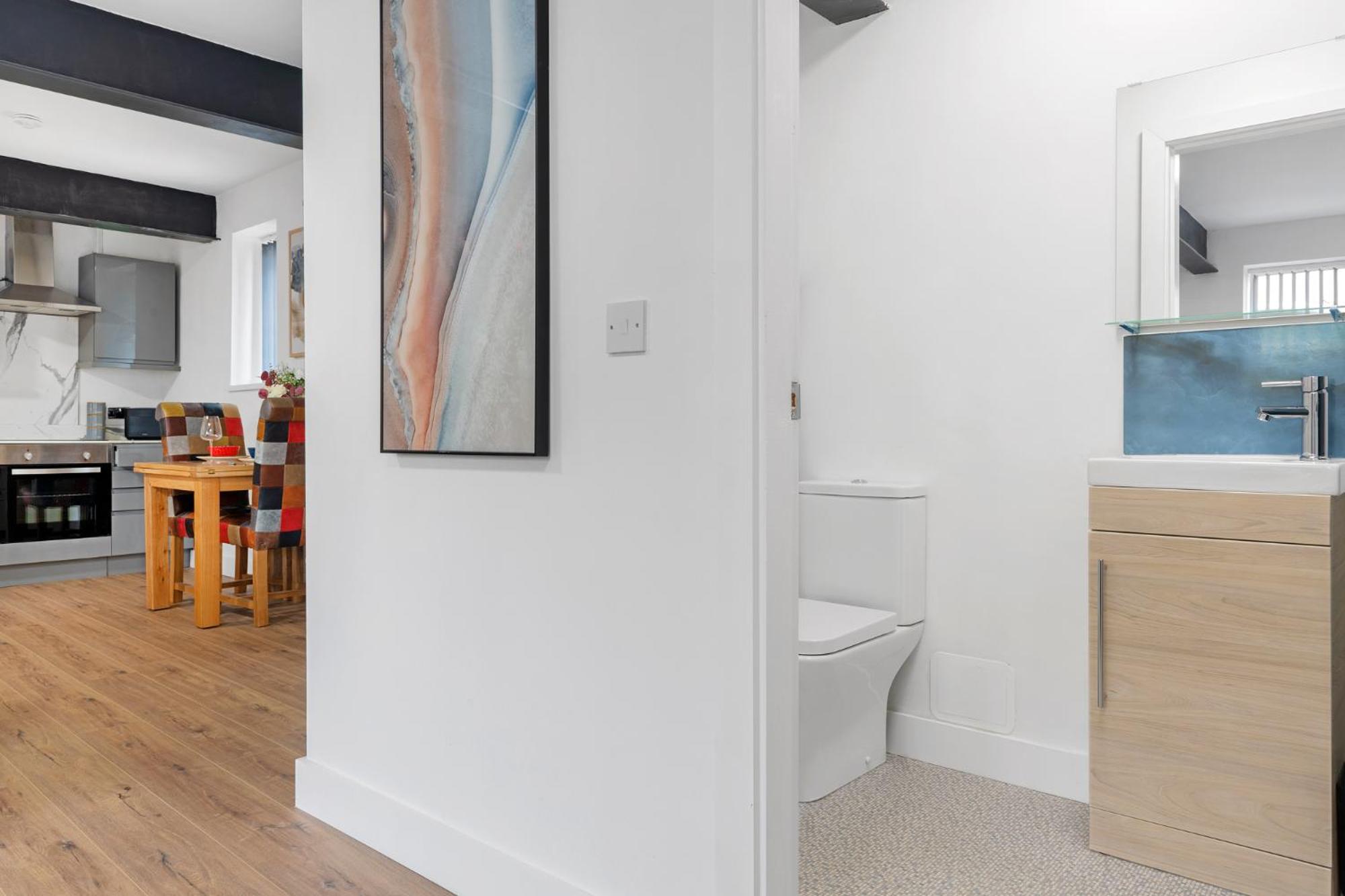 Modern Studio in Central Arnold view 2