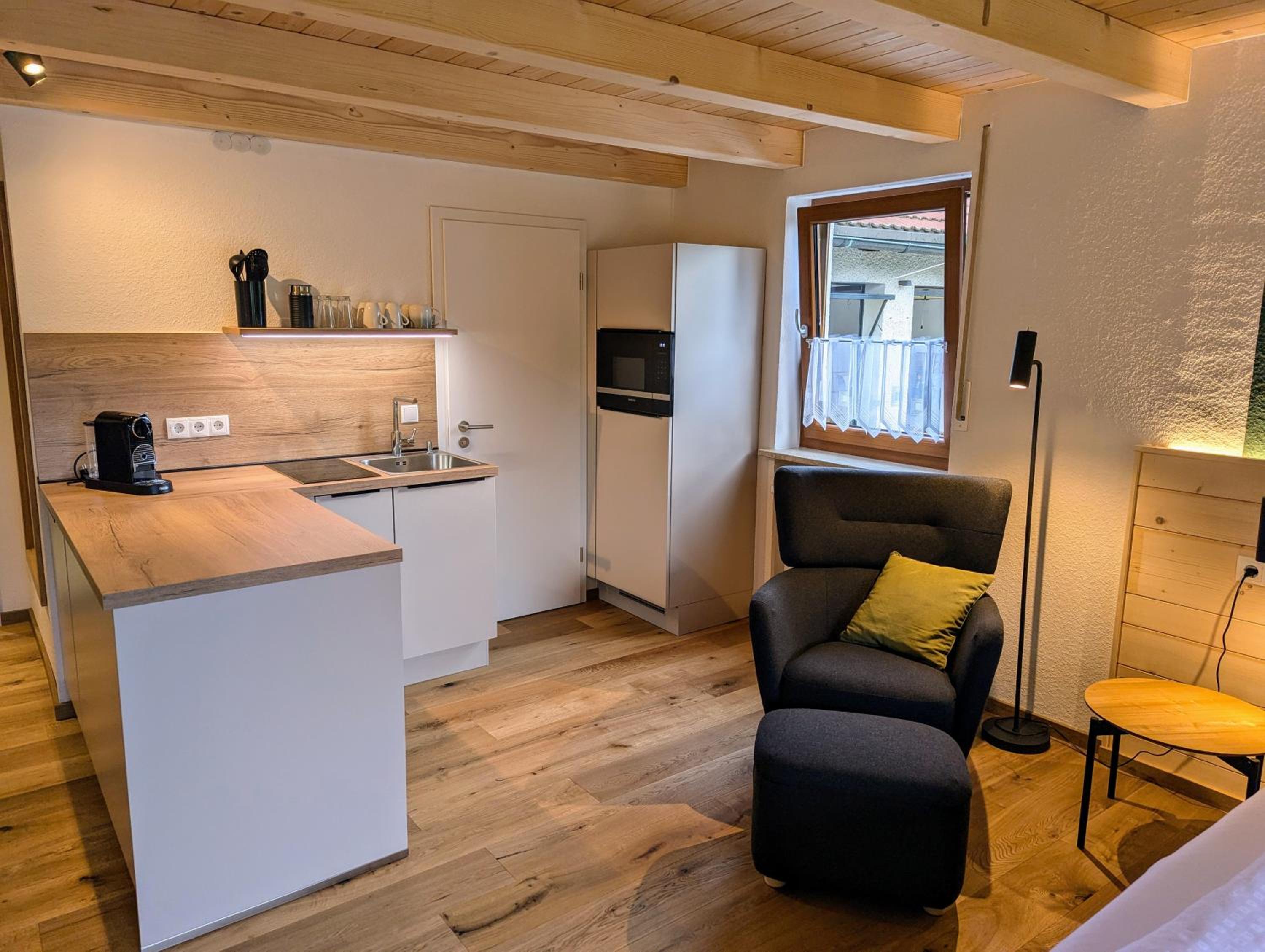 Gästehaus Philipp im Herzen des Fichtelgebirges - 5 Ferienwohnungen, großes Grundstück, Wald und Wiese, Wohnung mit privater Sauna, kostenfreie Parkplätze,