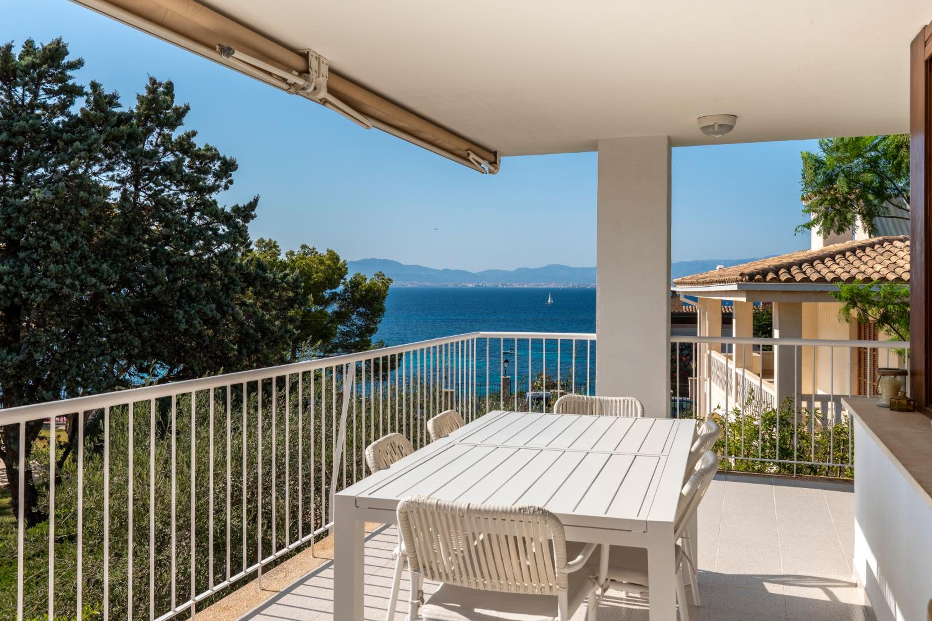 Villa Sal i Vent- Mediterranean sea views view 3
