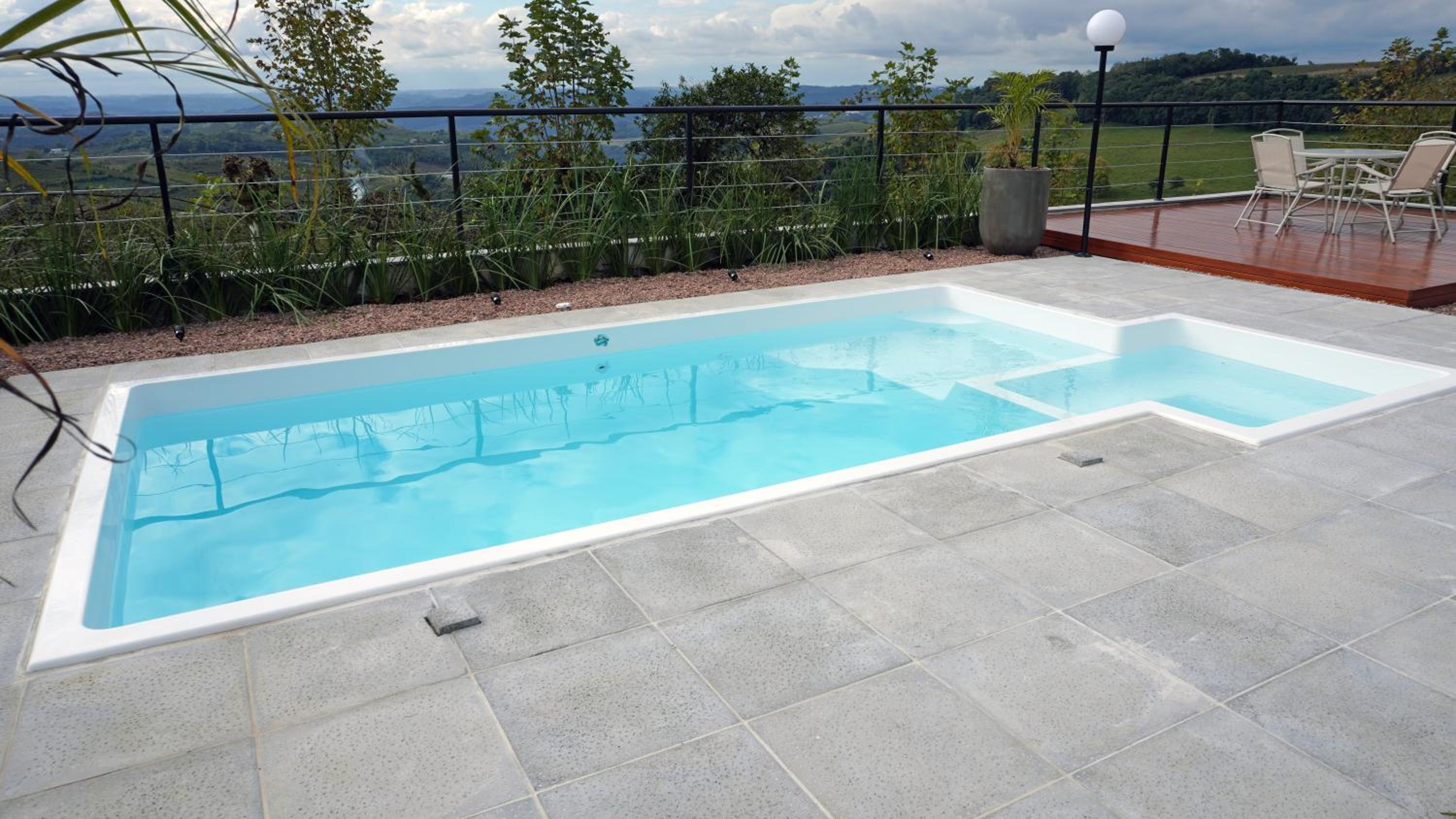 Casa 2 suítes, ofurô, piscina no Vale dos Vinhedos